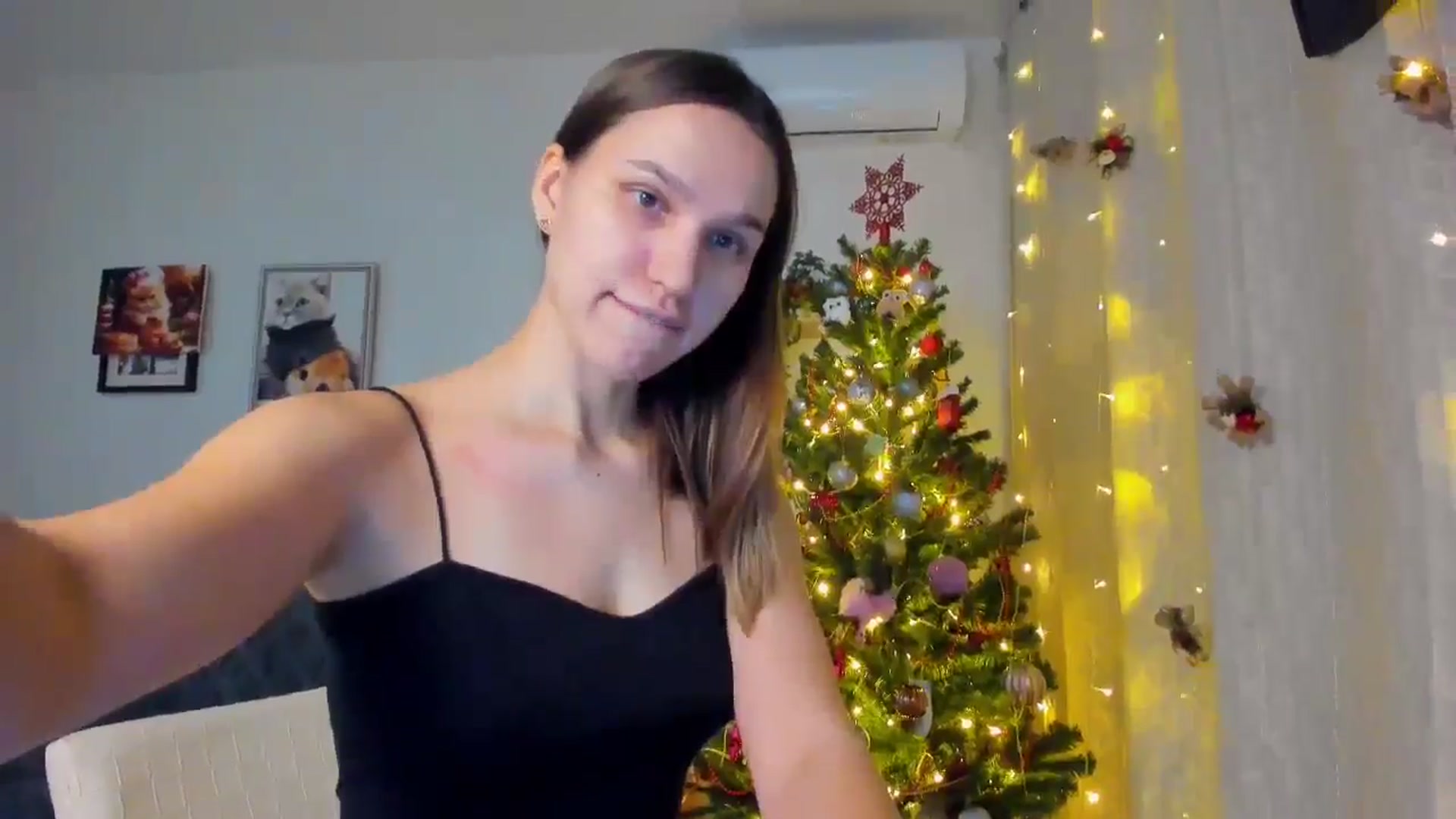 Gallery image thumbnail from WaveOfLove's myfreecams stream on, 12/12/2024, 13:22 image 20 of 20