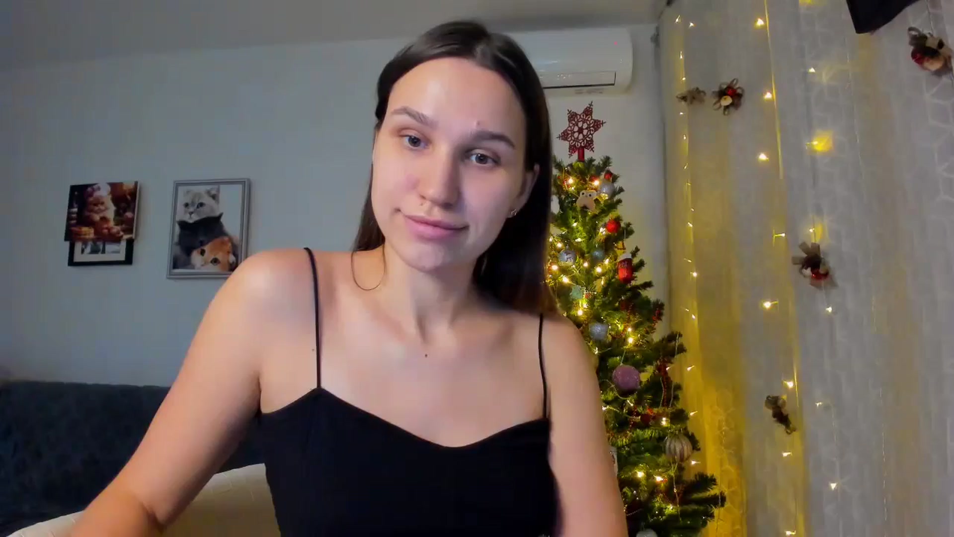 Gallery image thumbnail from WaveOfLove's myfreecams stream on, 12/12/2024, 13:22 image 17 of 20