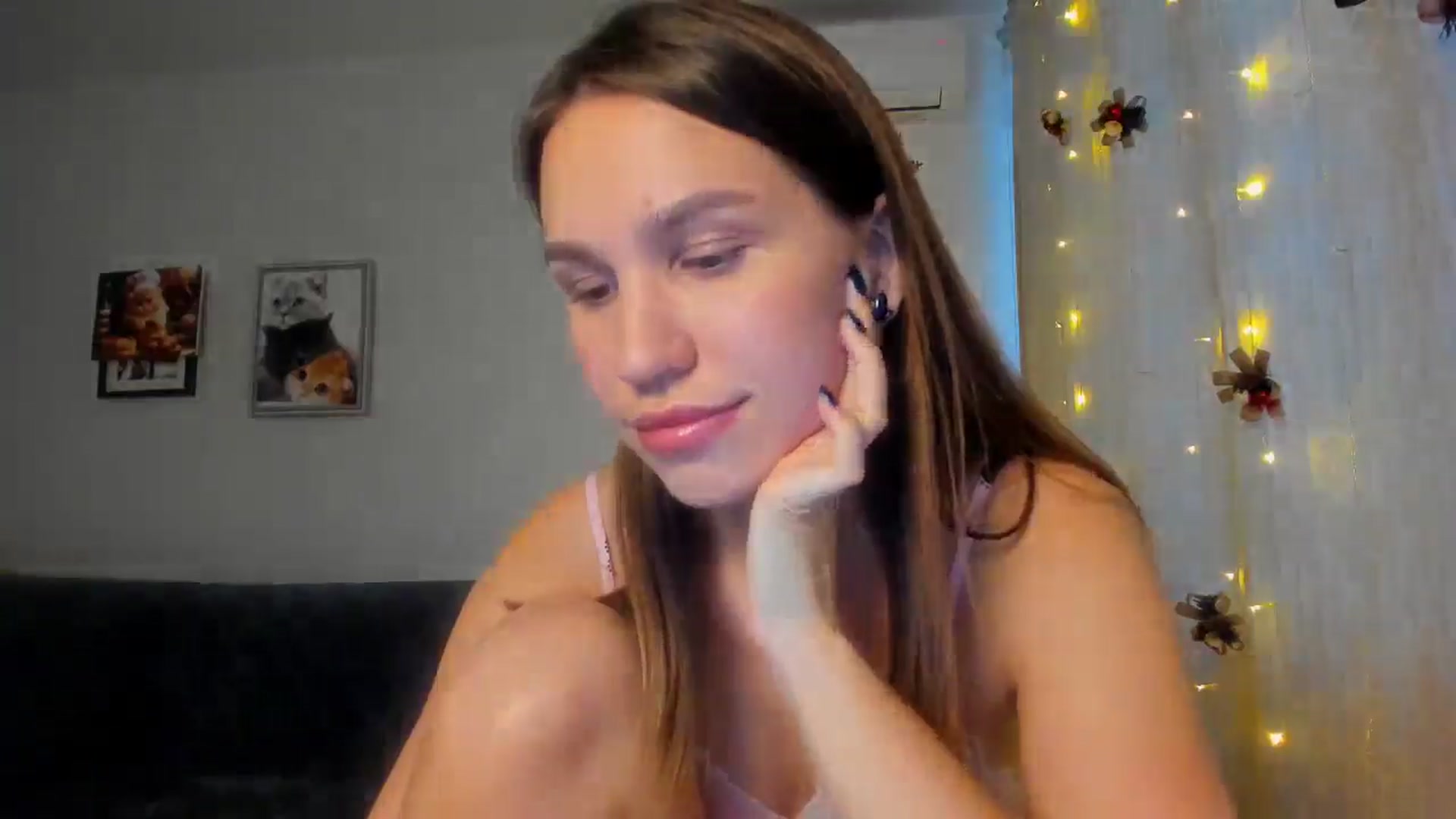 Gallery image thumbnail from WaveOfLove's myfreecams stream on, 12/13/2024, 12:37 image 19 of 20