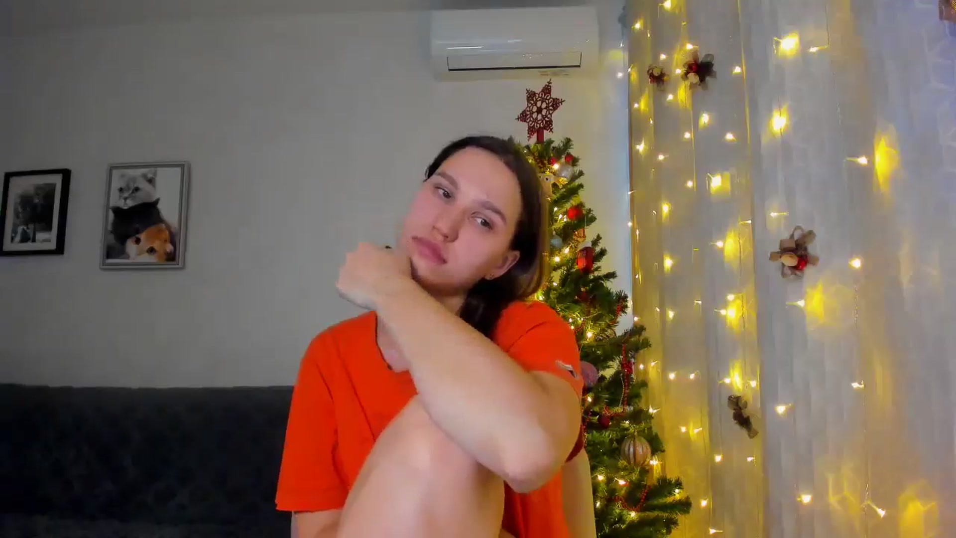 Gallery image thumbnail from WaveOfLove's myfreecams stream on, 12/17/2024, 13:16 image 13 of 20