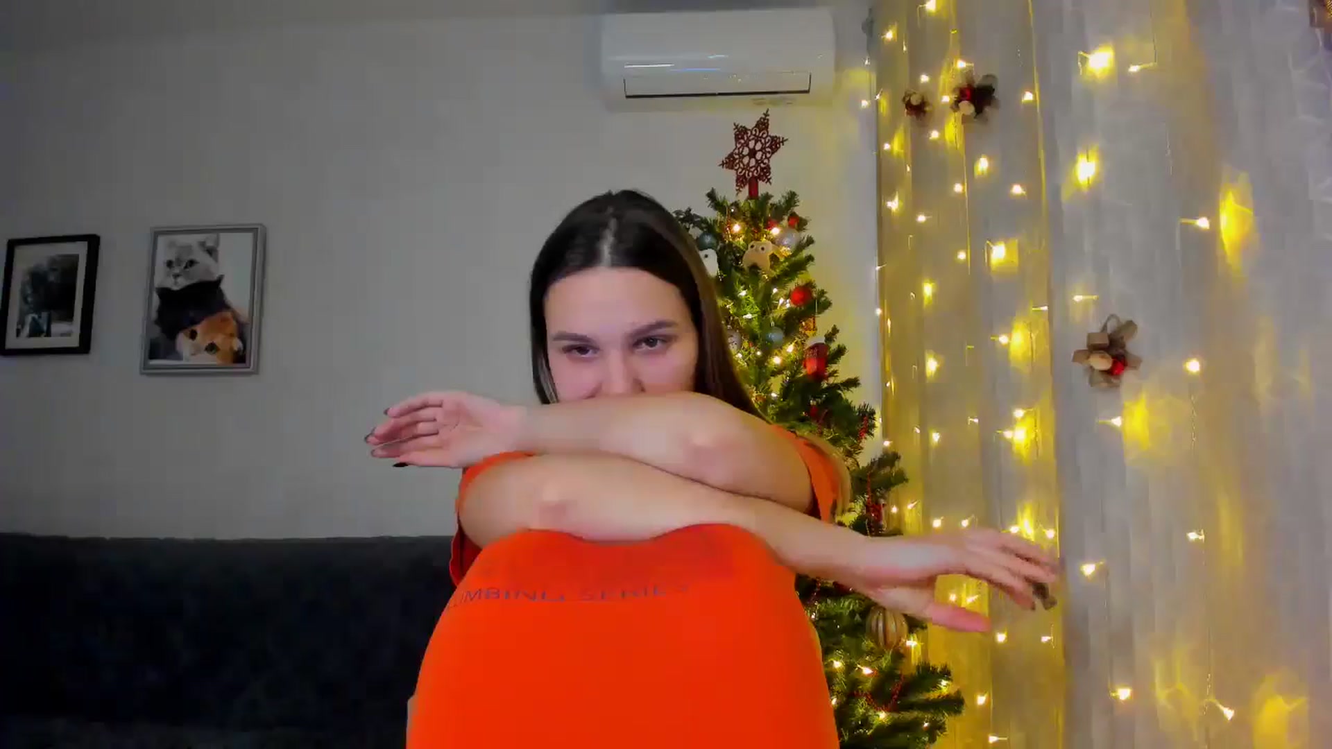Gallery image thumbnail from WaveOfLove's myfreecams stream on, 12/17/2024, 13:16 image 16 of 20