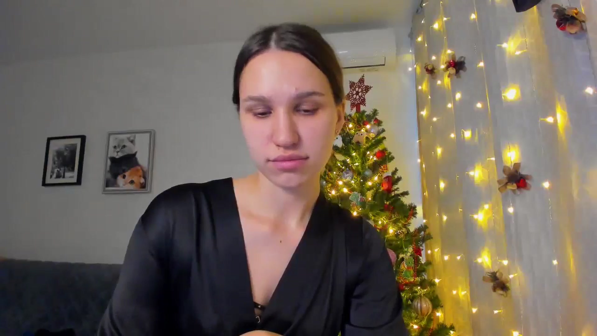 Gallery image thumbnail from WaveOfLove's myfreecams stream on, 12/18/2024, 13:52 image 5 of 20