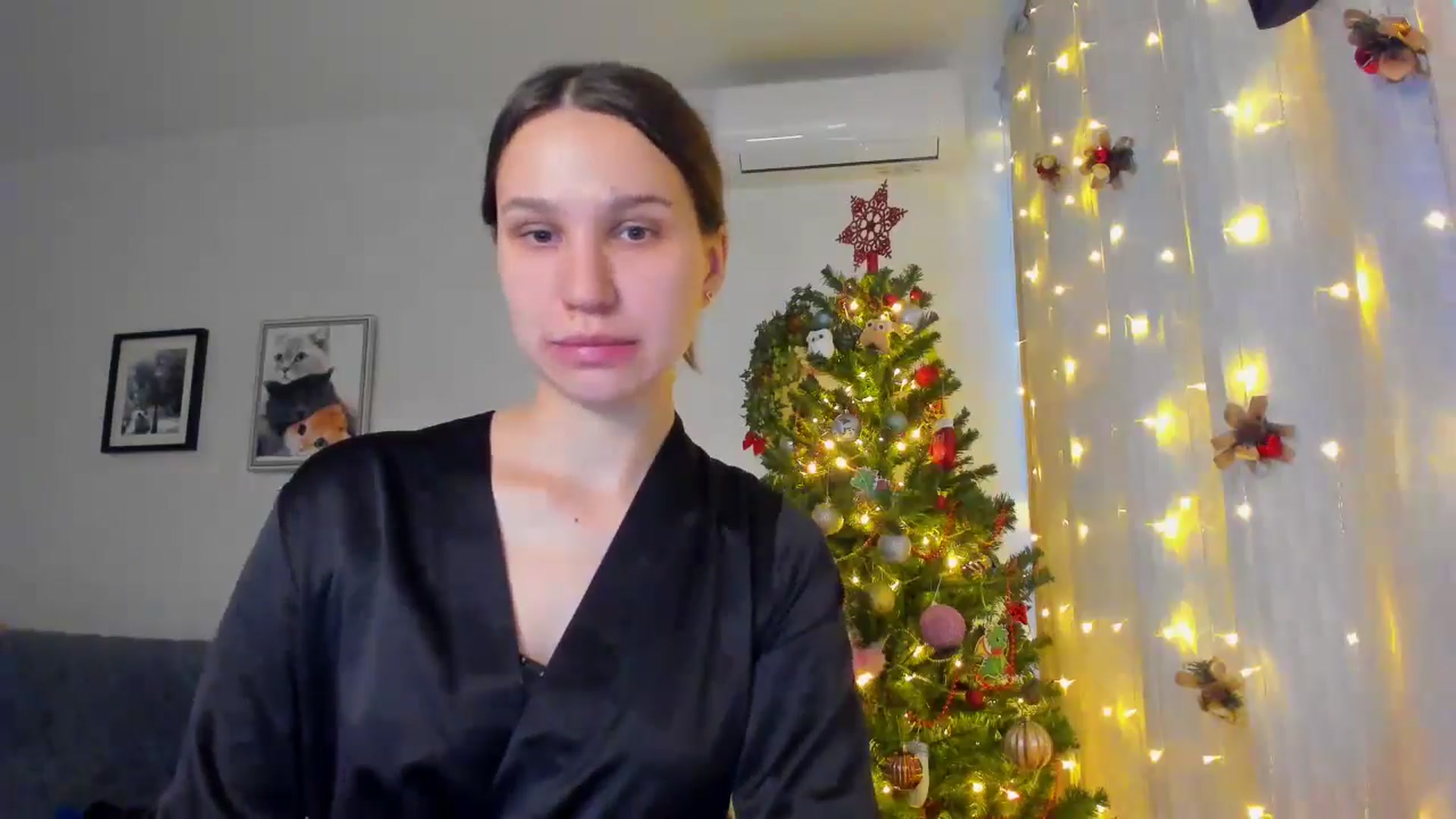 Gallery image thumbnail from WaveOfLove's myfreecams stream on, 12/18/2024, 13:52 image 4 of 20