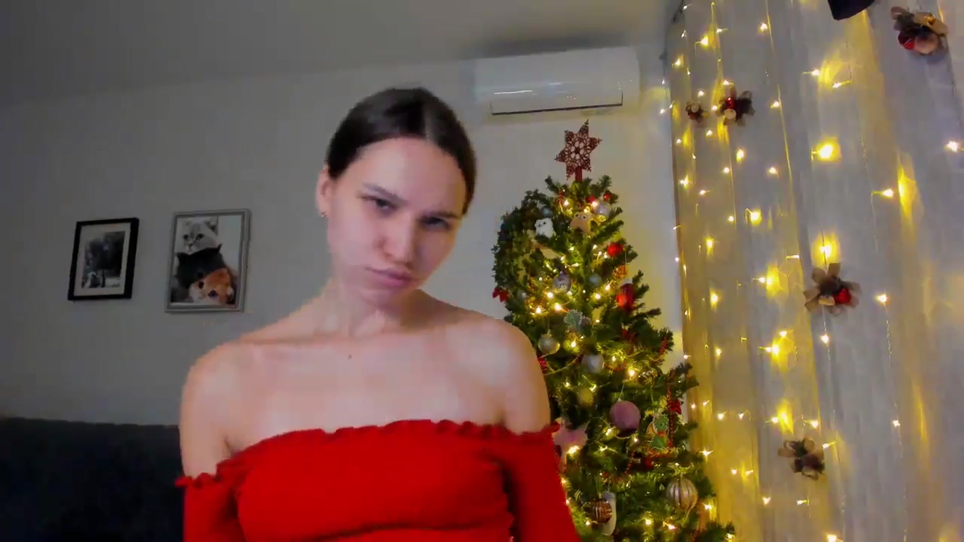 Gallery image thumbnail from WaveOfLove's myfreecams stream on, 12/18/2024, 13:52 image 7 of 20