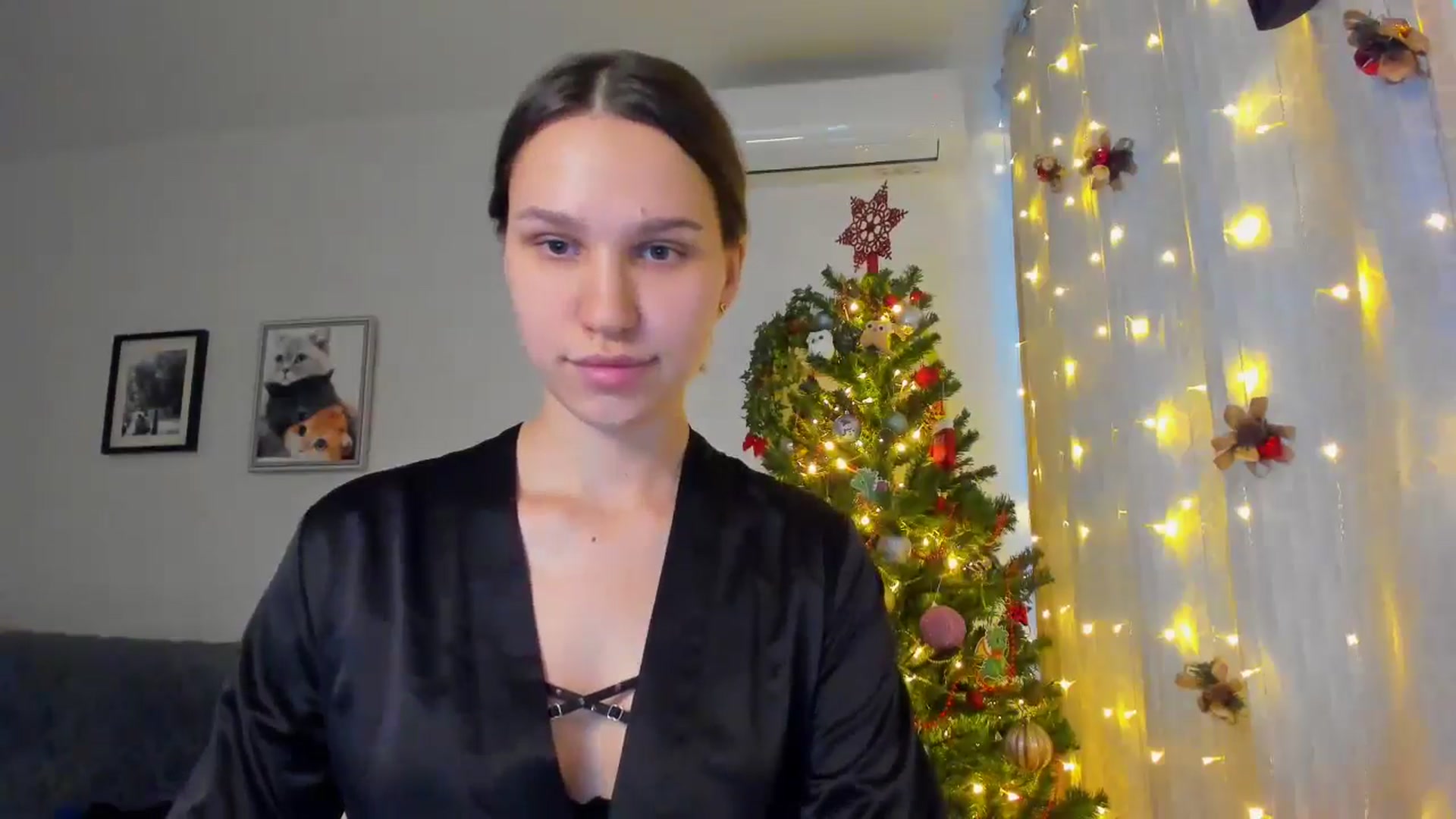 Gallery image thumbnail from WaveOfLove's myfreecams stream on, 12/18/2024, 13:52 image 3 of 20