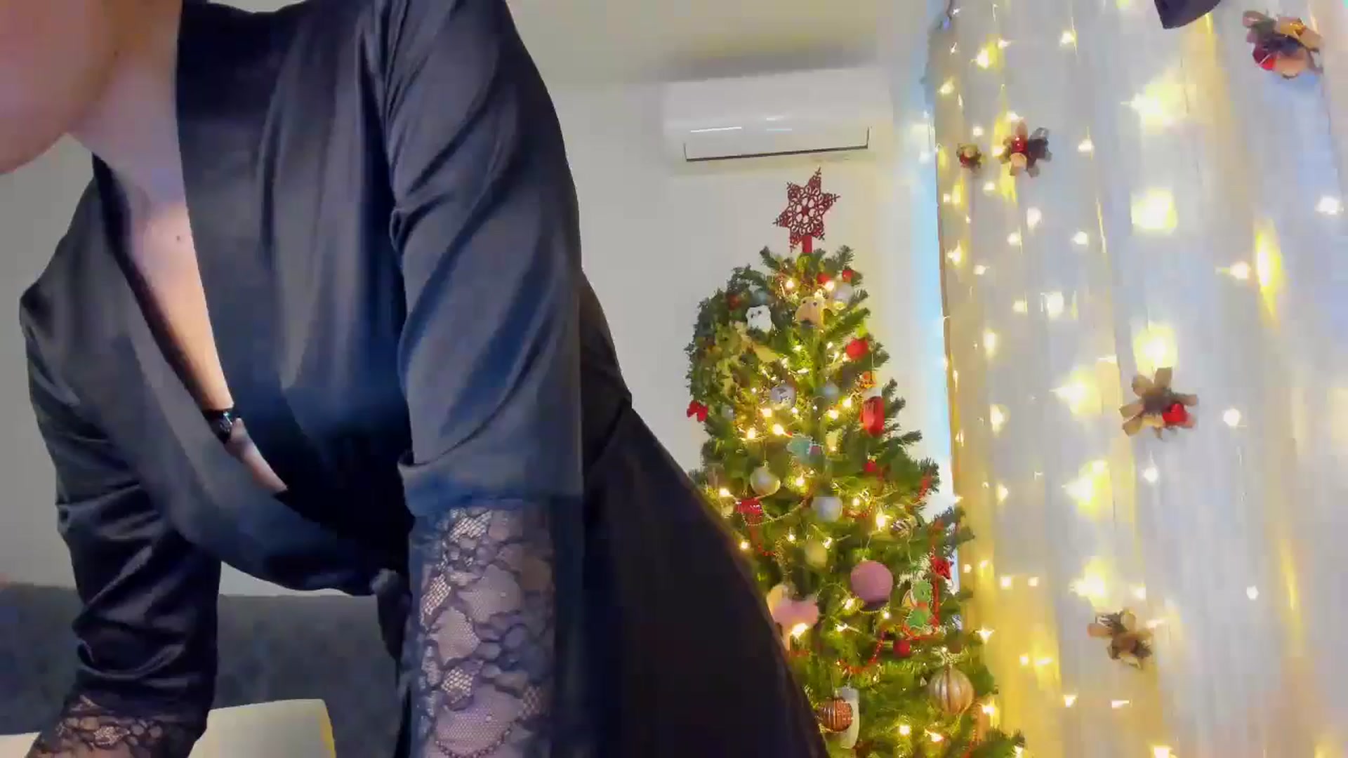 Gallery image thumbnail from WaveOfLove's myfreecams stream on, 12/18/2024, 13:52 image 2 of 20
