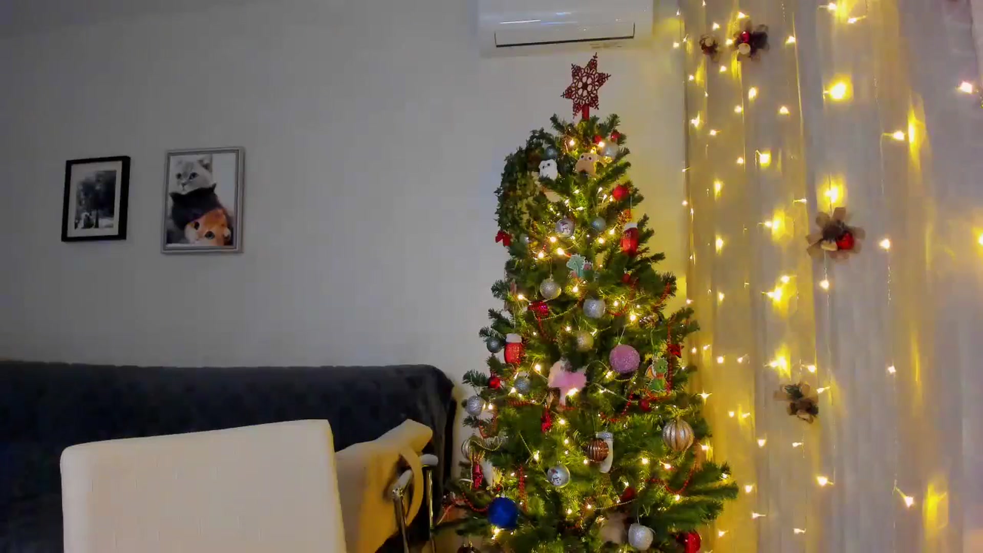 Gallery image thumbnail from WaveOfLove's myfreecams stream on, 12/18/2024, 14:52 image 19 of 20