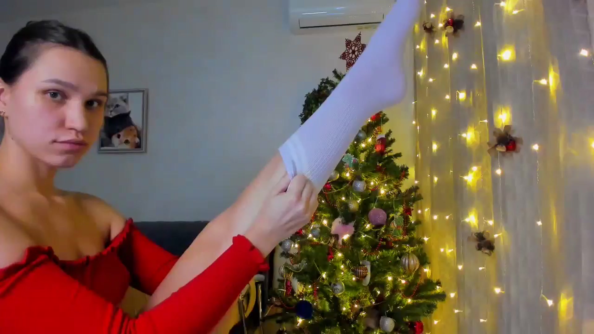 Gallery image thumbnail from WaveOfLove's myfreecams stream on, 12/18/2024, 14:52 image 18 of 20