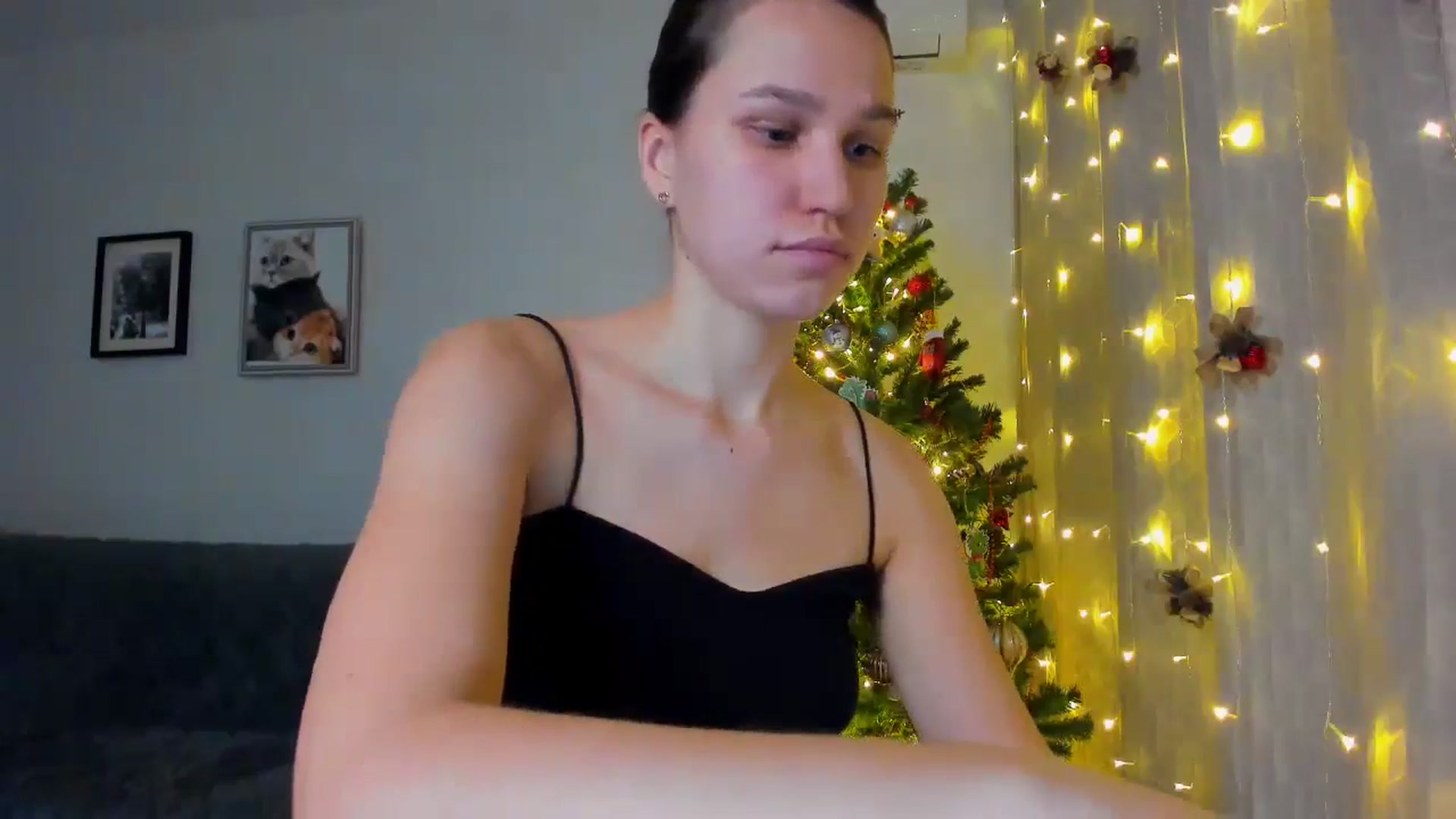 Gallery image thumbnail from WaveOfLove's myfreecams stream on, 12/18/2024, 14:52 image 20 of 20