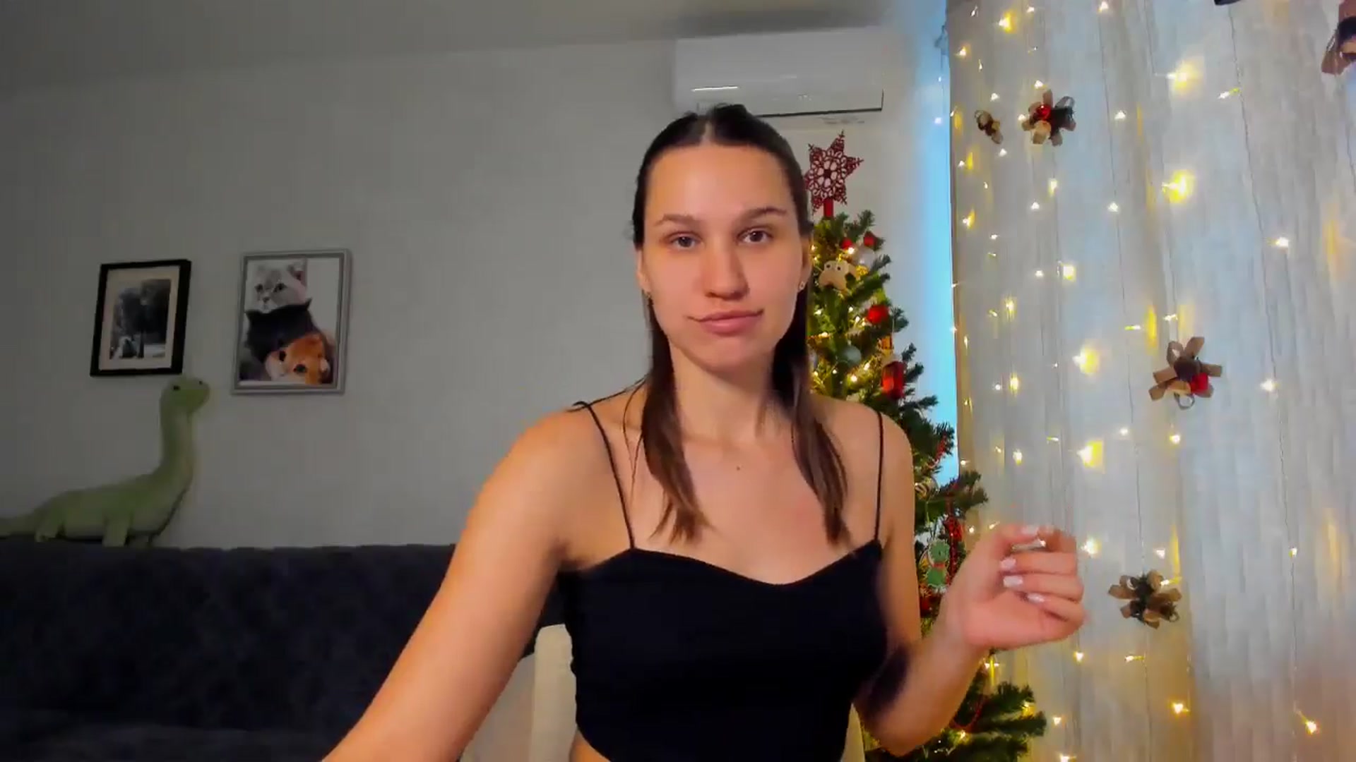 Gallery image thumbnail from WaveOfLove's myfreecams stream on, 12/19/2024, 11:37 image 13 of 20
