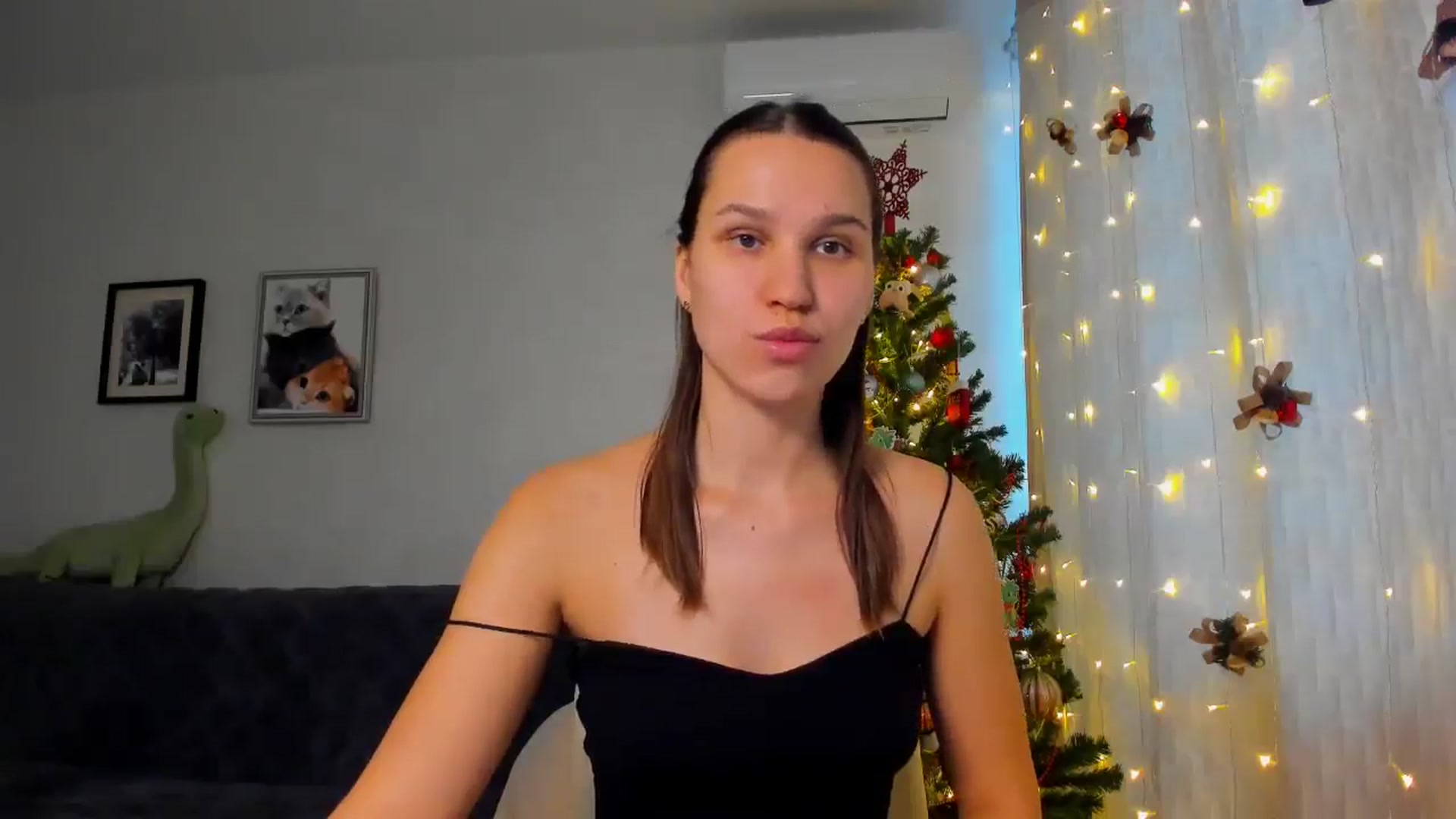 Gallery image thumbnail from WaveOfLove's myfreecams stream on, 12/19/2024, 11:37 image 15 of 20