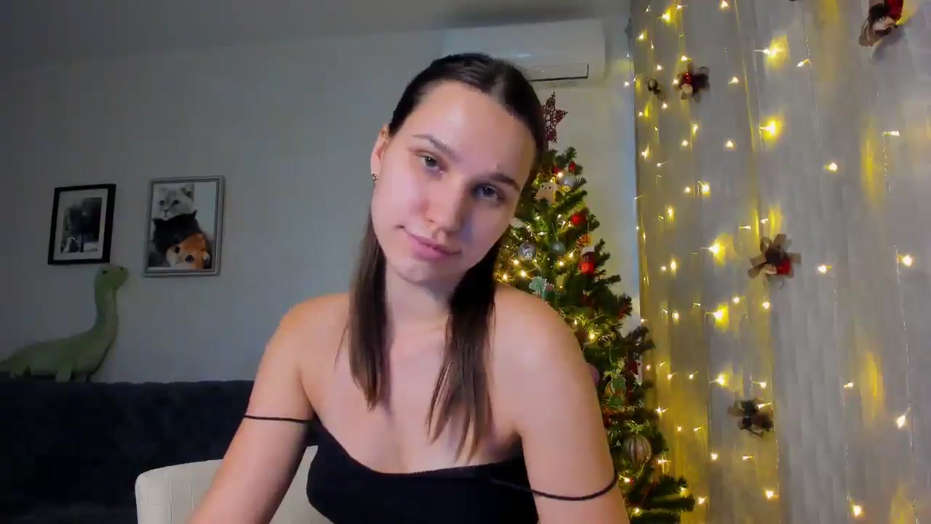 Gallery image thumbnail from WaveOfLove's myfreecams stream on, 12/19/2024, 12:52 image 20 of 20