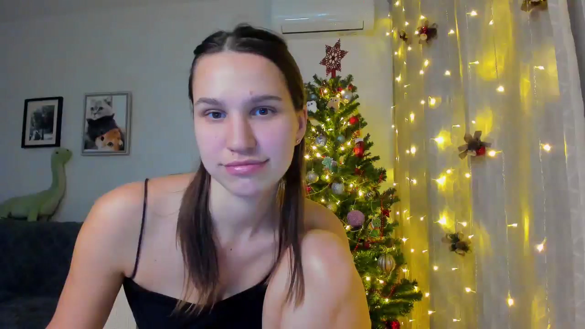 Gallery image thumbnail from WaveOfLove's myfreecams stream on, 12/19/2024, 14:42 image 5 of 20