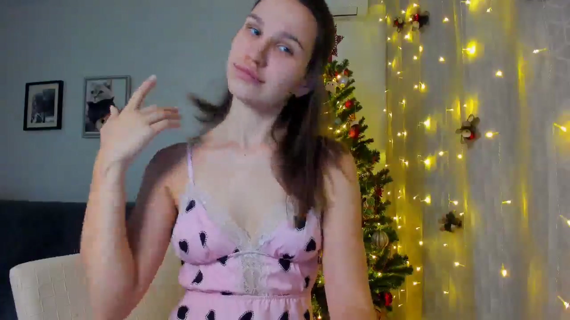 Gallery image thumbnail from WaveOfLove's myfreecams stream on, 12/20/2024, 18:03 image 20 of 20