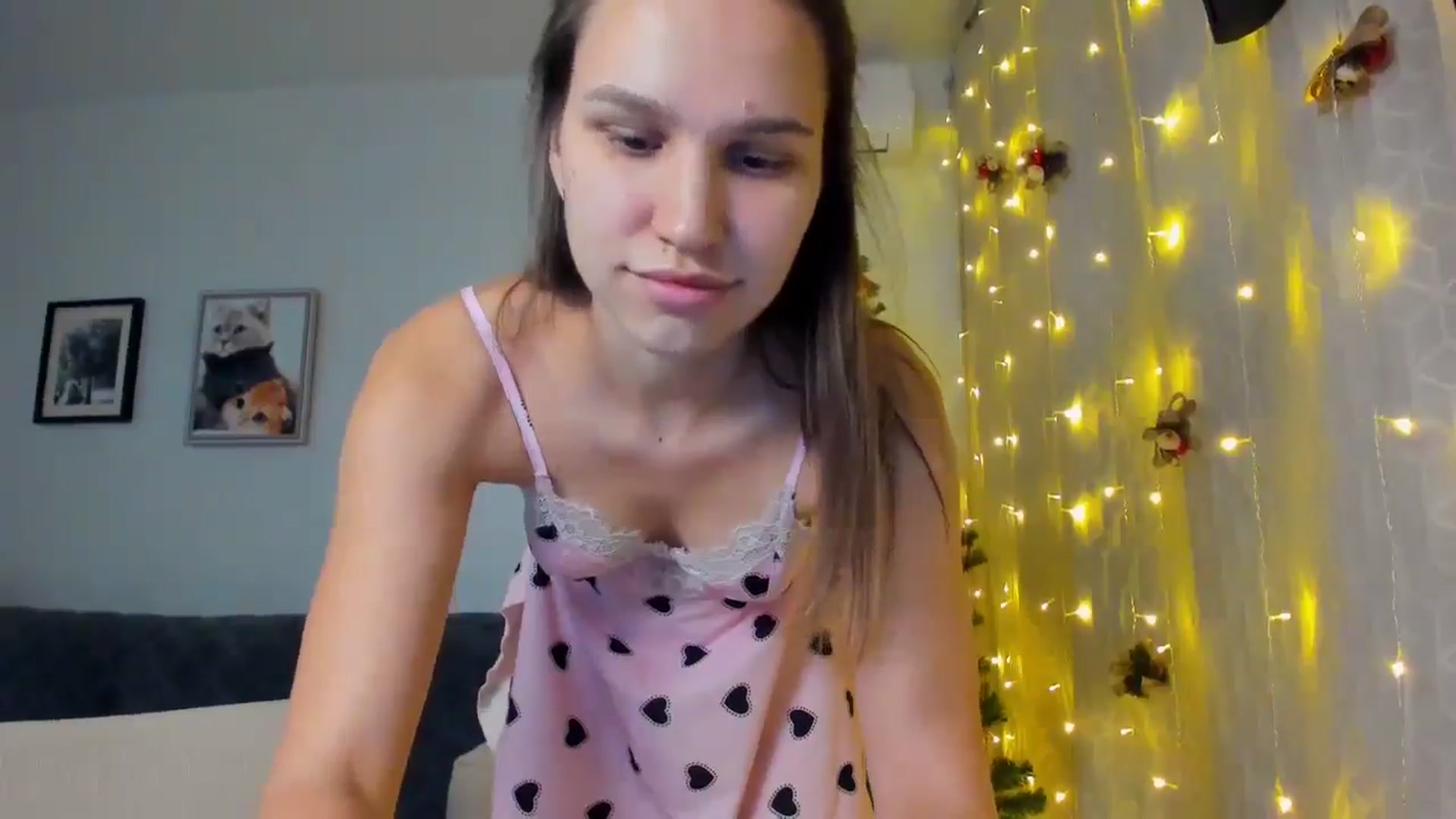 Gallery image thumbnail from WaveOfLove's myfreecams stream on, 12/20/2024, 18:03 image 7 of 20