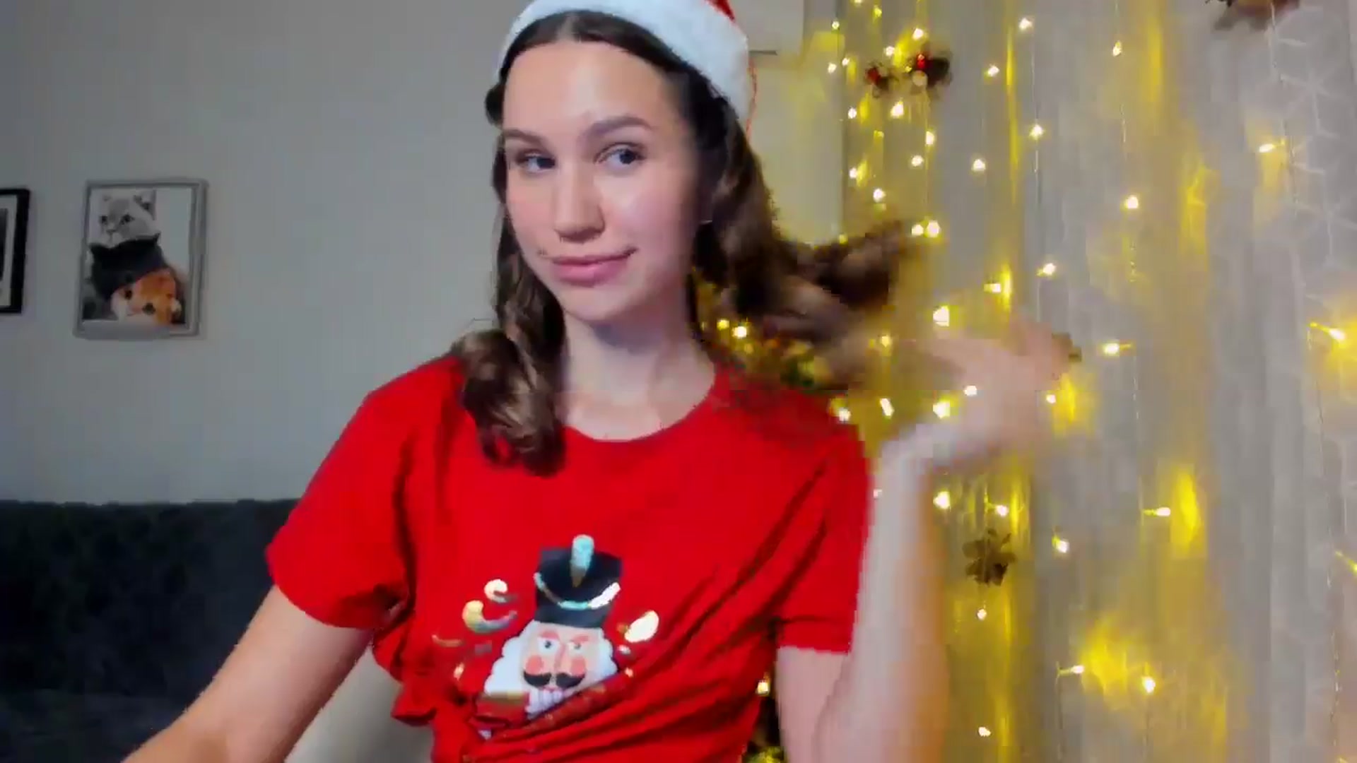 Gallery image thumbnail from WaveOfLove's myfreecams stream on, 12/25/2024, 14:16 image 18 of 20