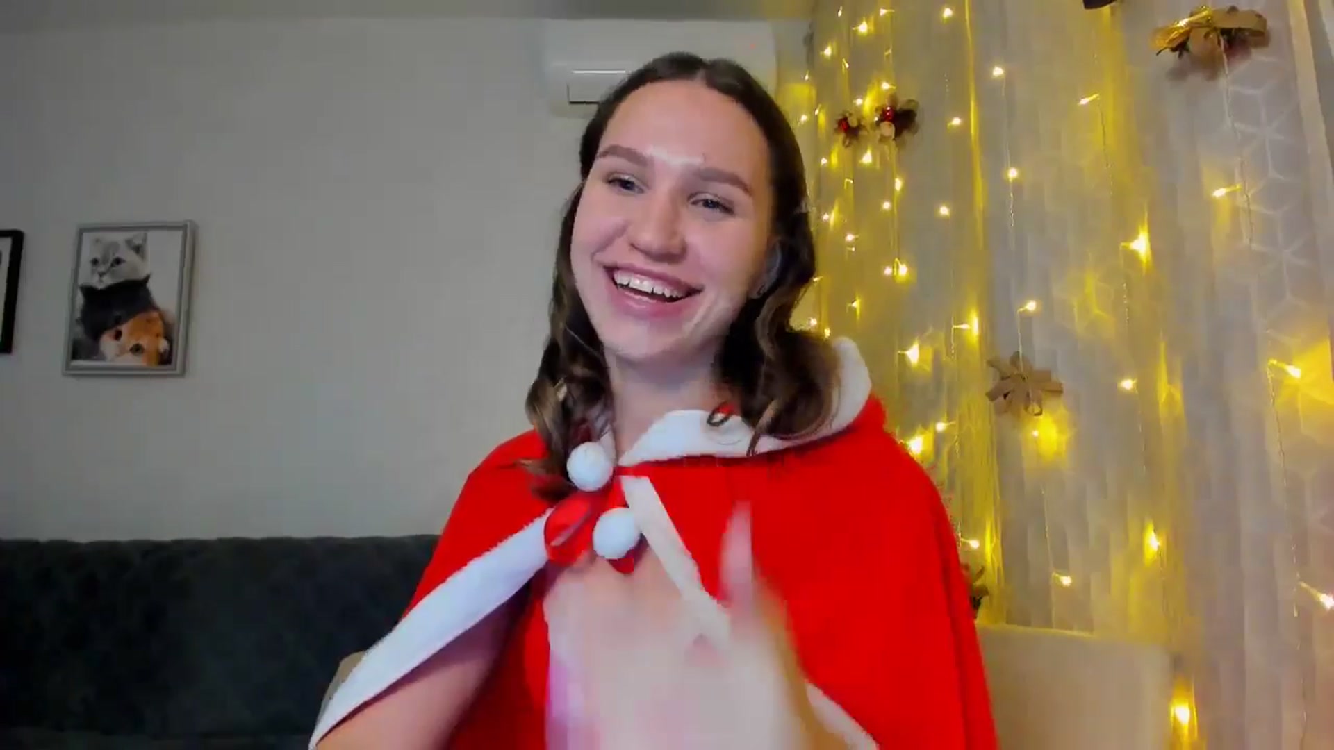 Gallery image thumbnail from WaveOfLove's myfreecams stream on, 12/25/2024, 17:07 image 15 of 20