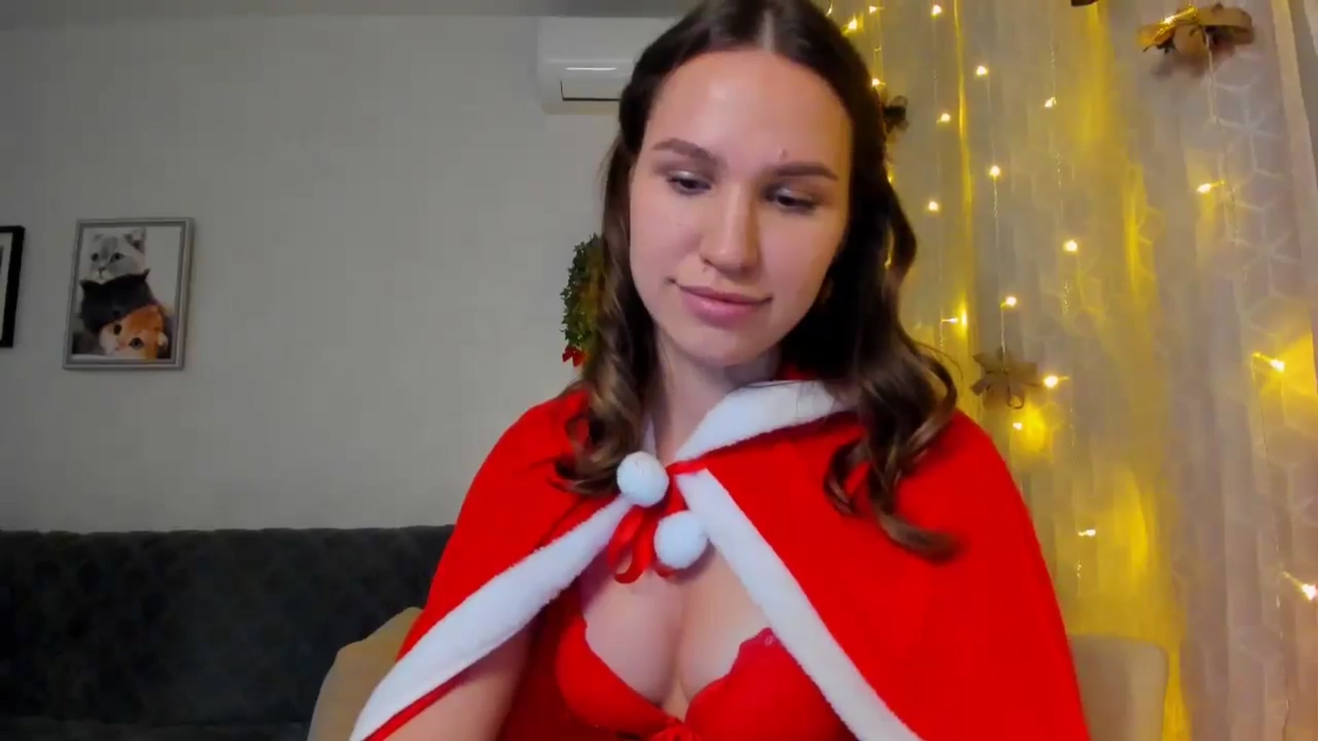 Gallery image thumbnail from WaveOfLove's myfreecams stream on, 12/25/2024, 17:07 image 18 of 20