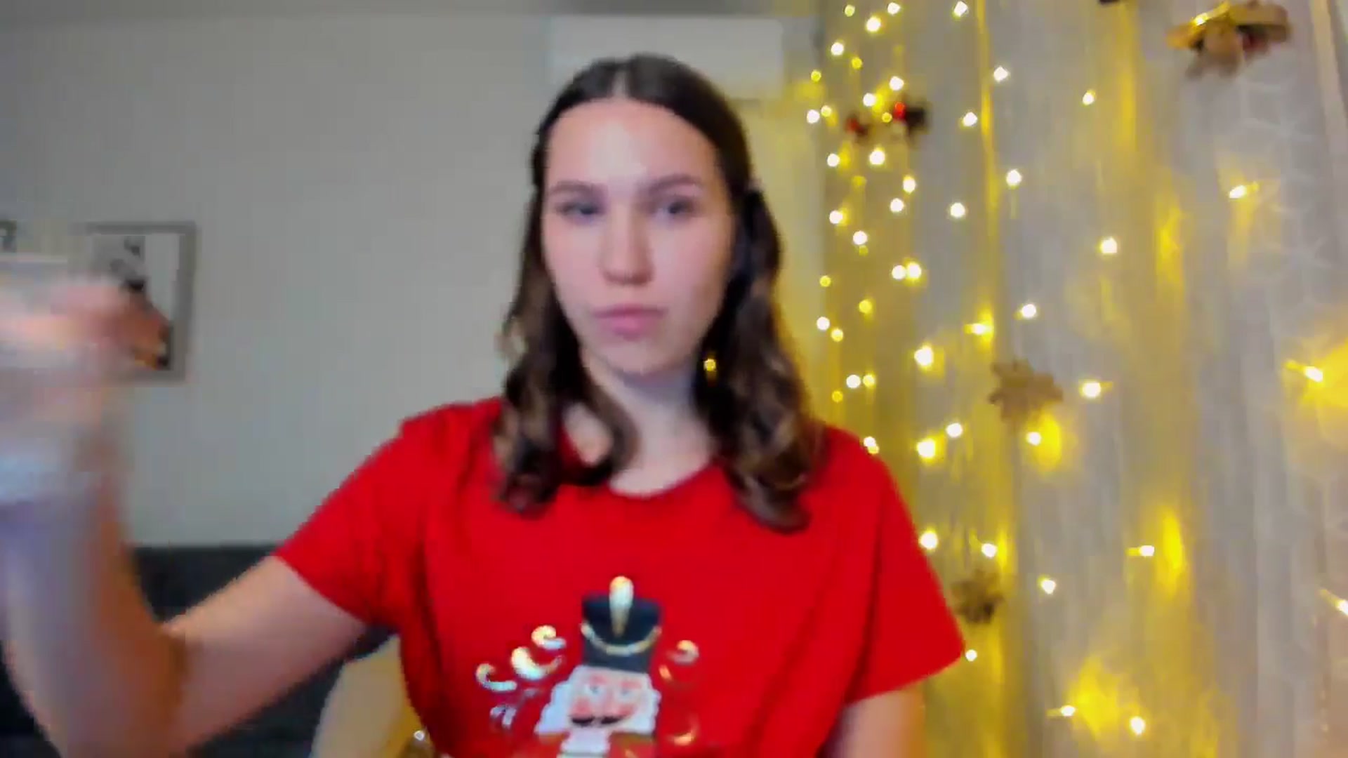 Gallery image thumbnail from WaveOfLove's myfreecams stream on, 12/25/2024, 17:07 image 2 of 20