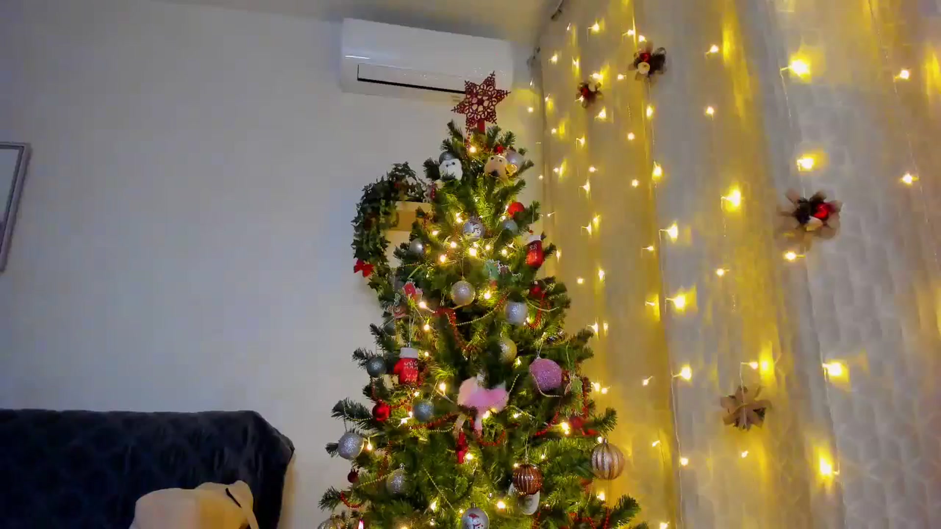 Gallery image thumbnail from WaveOfLove's myfreecams stream on, 12/25/2024, 18:29 image 11 of 20