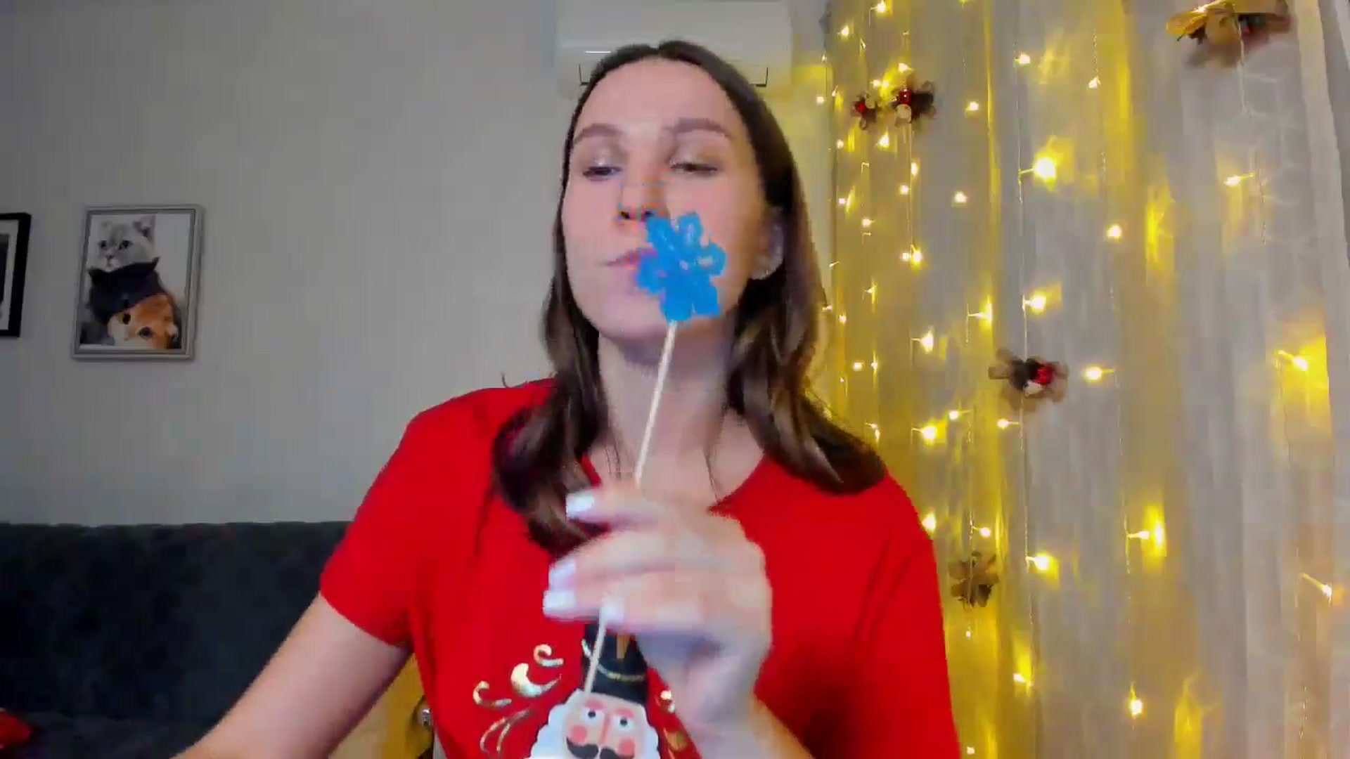 Gallery image thumbnail from WaveOfLove's myfreecams stream on, 12/25/2024, 18:29 image 18 of 20