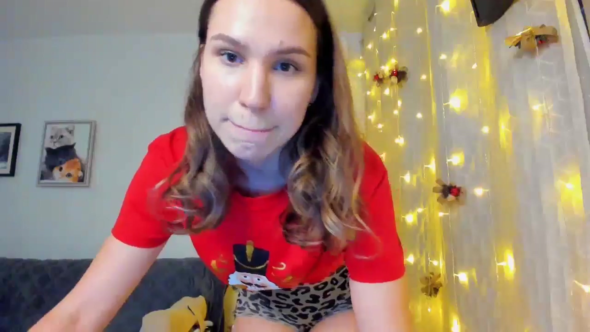 Gallery image thumbnail from WaveOfLove's myfreecams stream on, 12/25/2024, 18:29 image 8 of 20