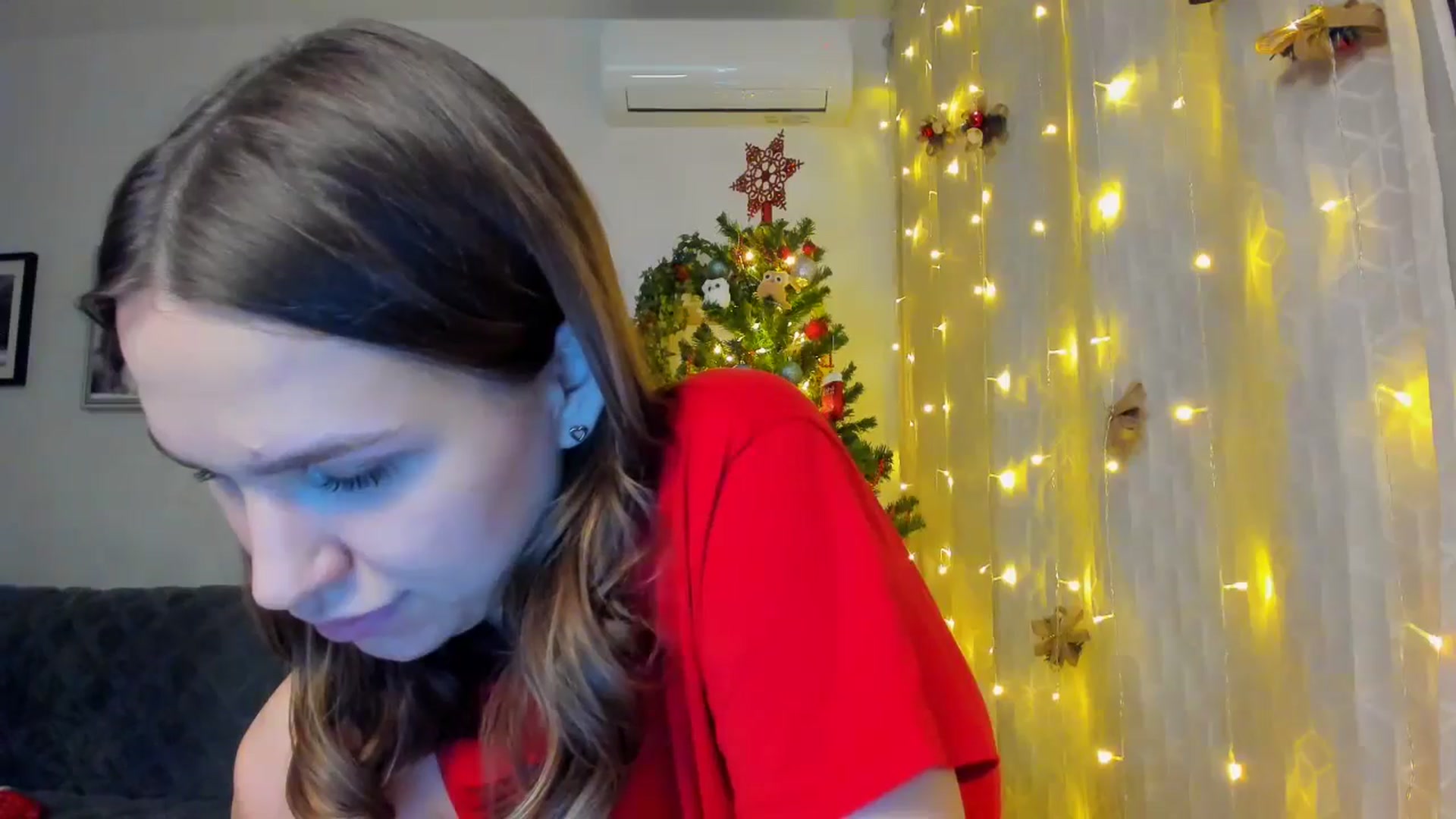 Gallery image thumbnail from WaveOfLove's myfreecams stream on, 12/25/2024, 19:29 image 4 of 20
