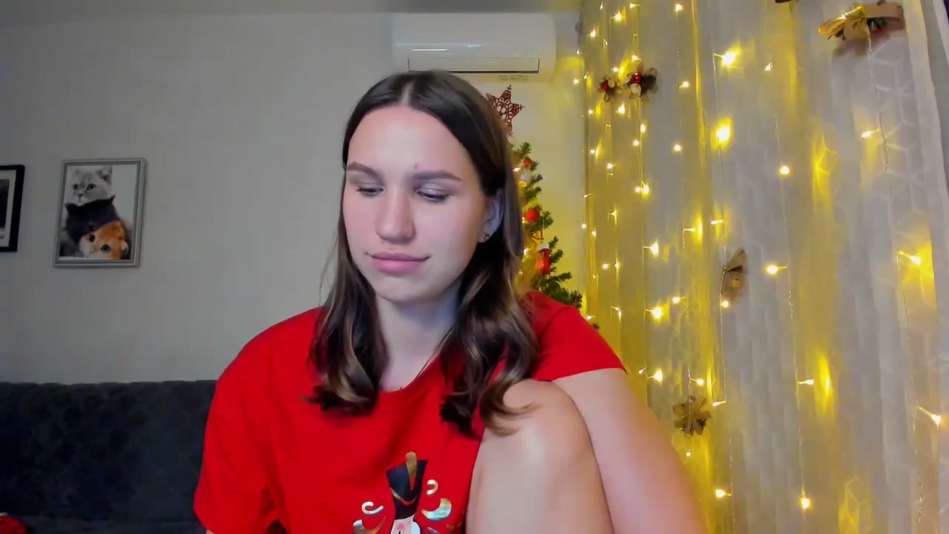 Gallery image thumbnail from WaveOfLove's myfreecams stream on, 12/25/2024, 19:29 image 8 of 20
