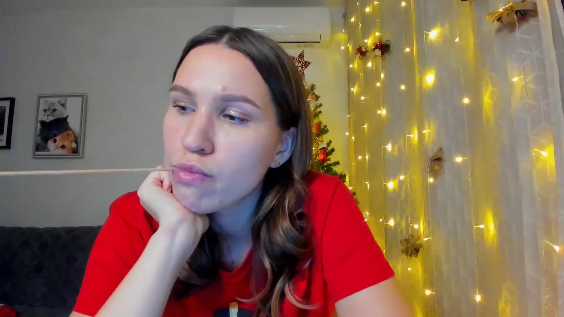 Gallery image thumbnail from WaveOfLove's myfreecams stream on, 12/25/2024, 19:29 image 17 of 20