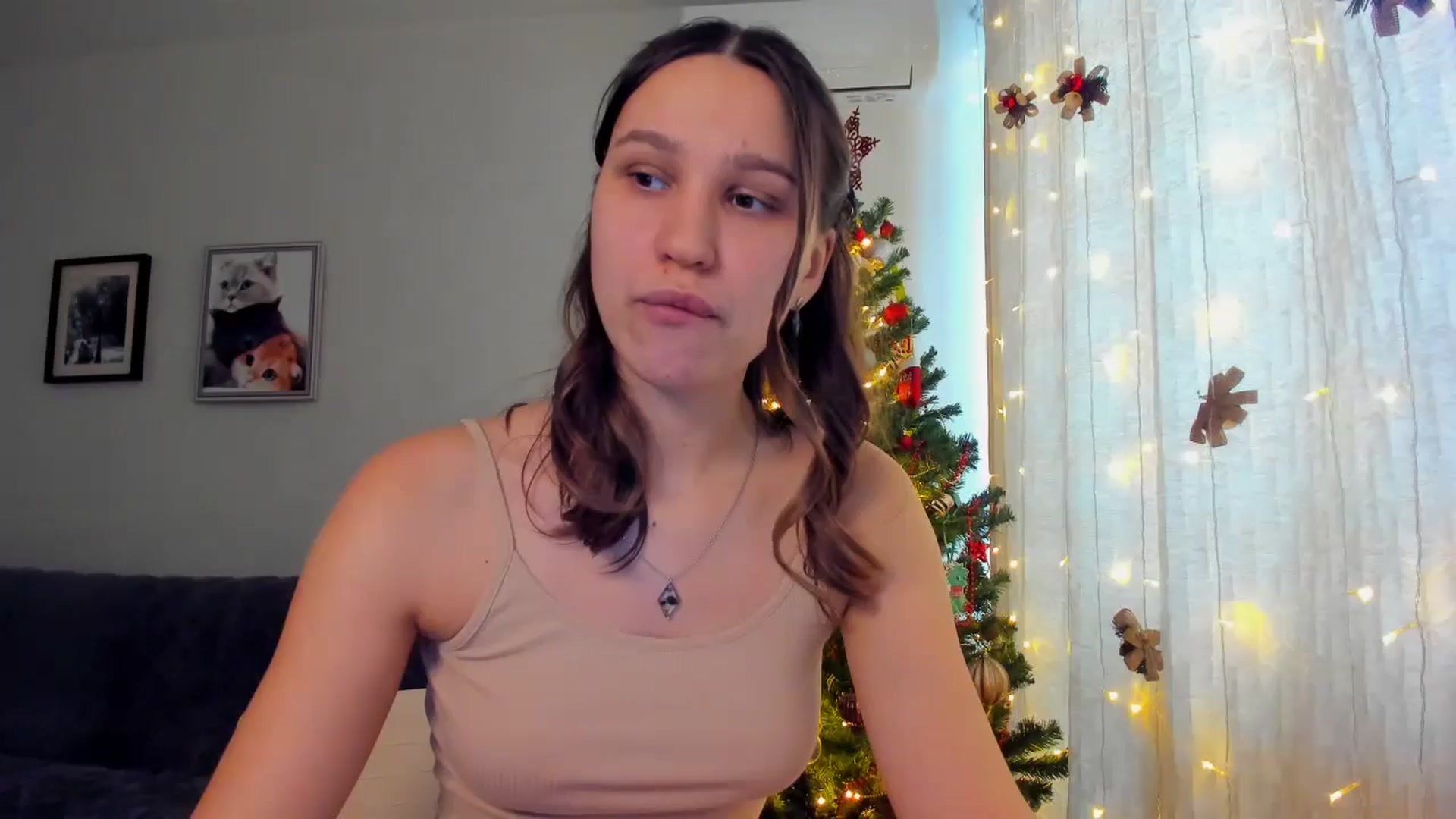 Gallery image thumbnail from WaveOfLove's myfreecams stream on, 12/30/2024, 10:31 image 9 of 20