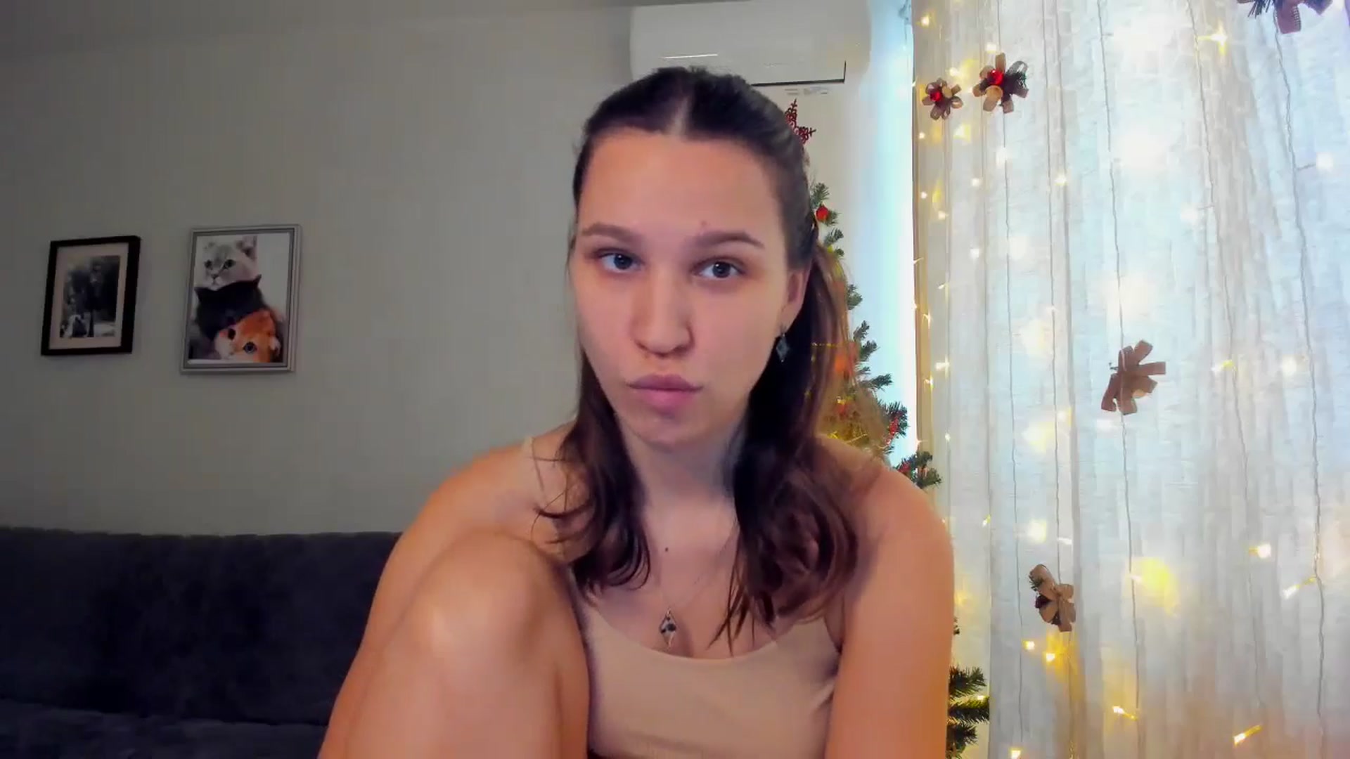 Gallery image thumbnail from WaveOfLove's myfreecams stream on, 12/30/2024, 10:31 image 15 of 20