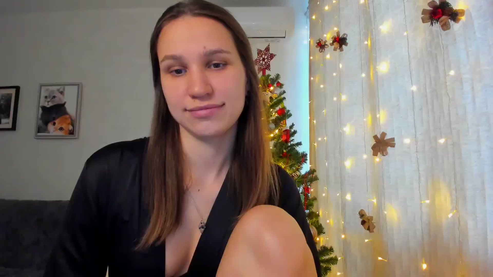 Gallery image thumbnail from WaveOfLove's myfreecams stream on, 12/31/2024, 09:12 image 17 of 20