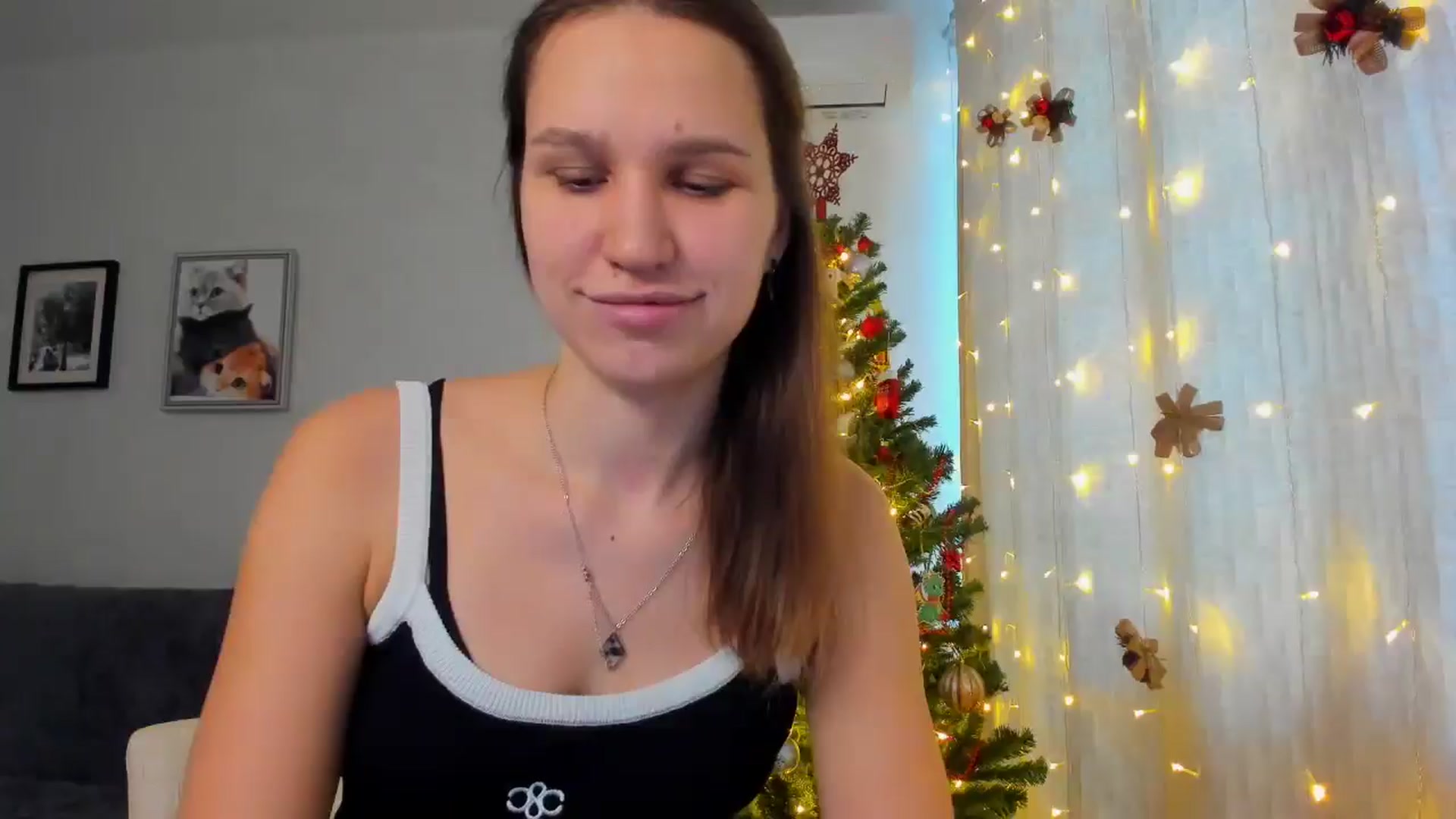 Gallery image thumbnail from WaveOfLove's myfreecams stream on, 12/31/2024, 09:12 image 1 of 20