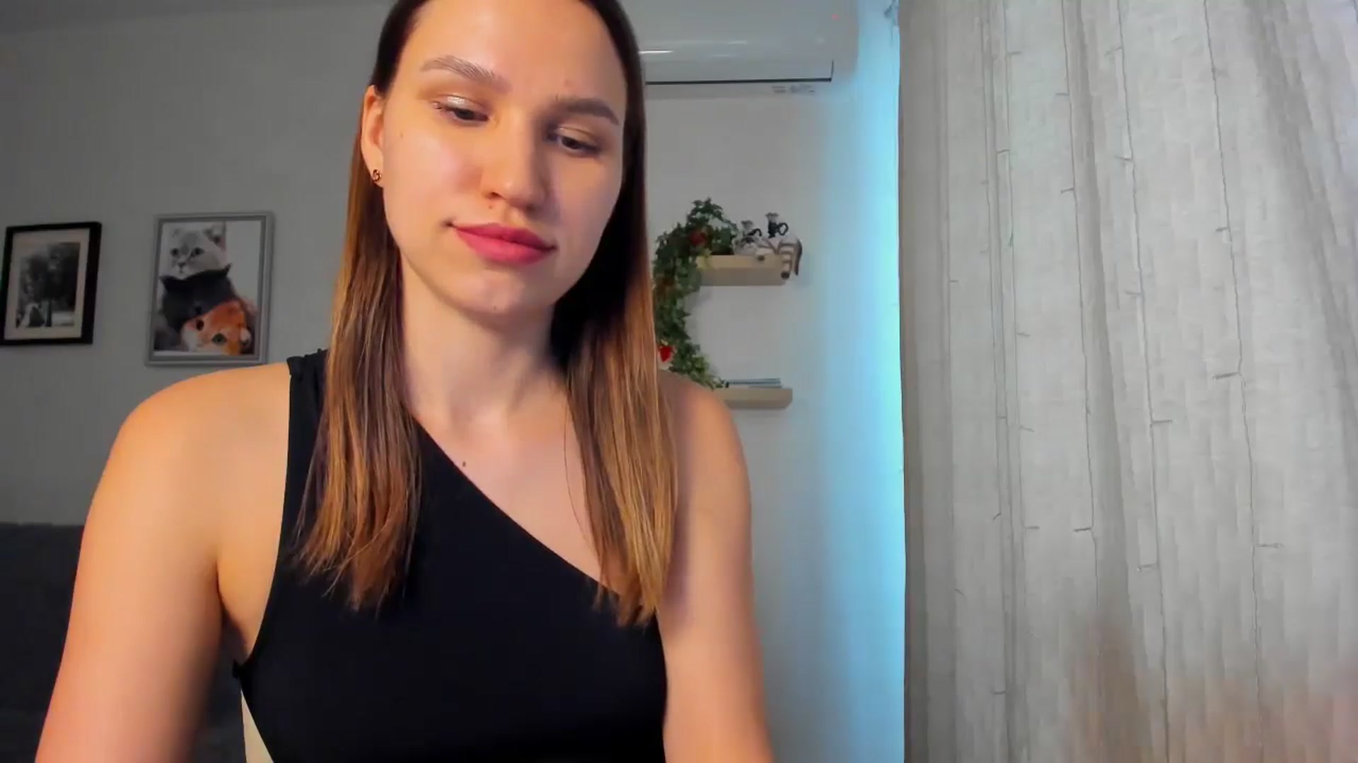 Gallery image thumbnail from WaveOfLove's myfreecams stream on, 02/07/2025, 13:06 image 3 of 20