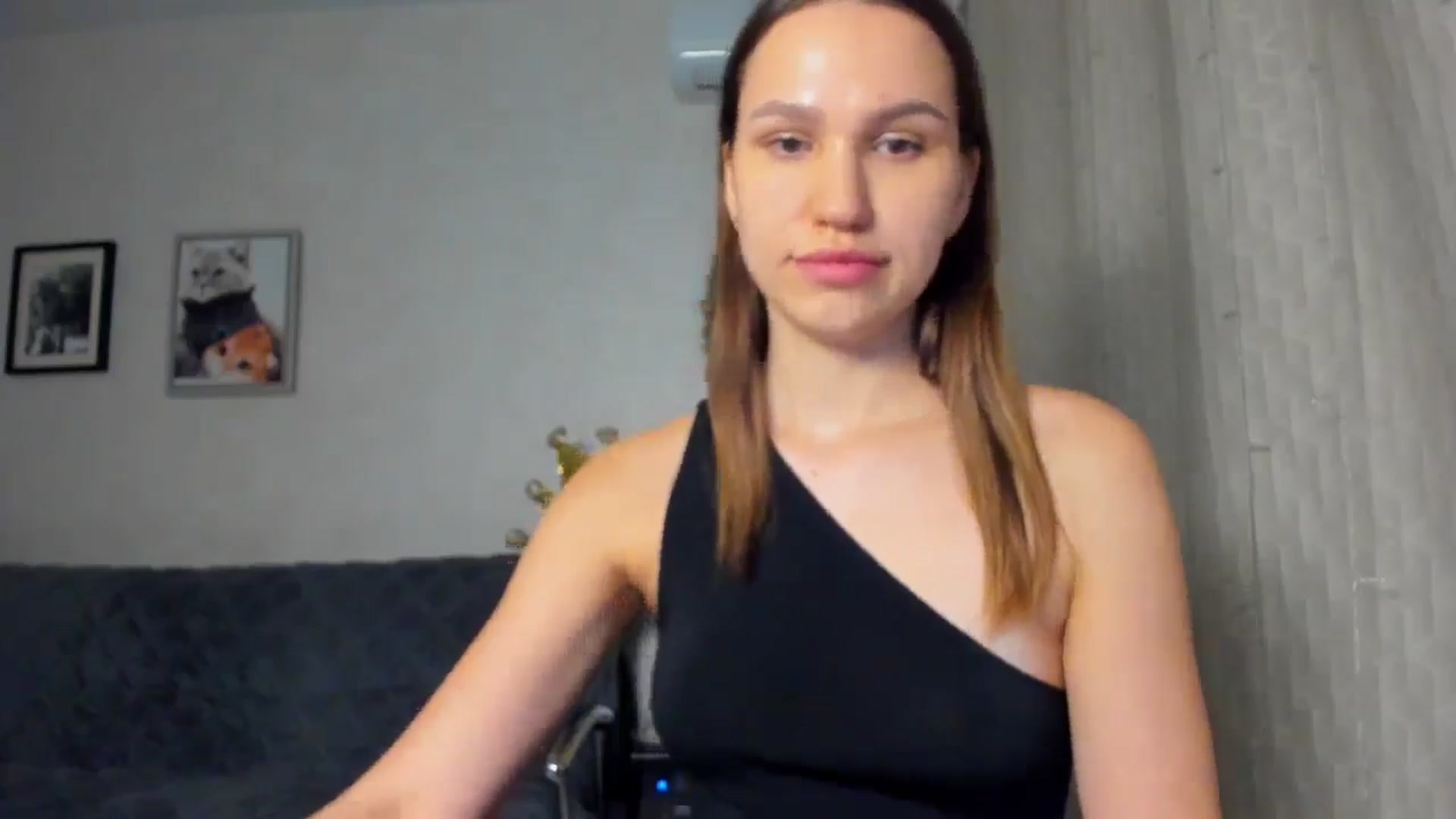 Gallery image thumbnail from WaveOfLove's myfreecams stream on, 02/07/2025, 14:33 image 19 of 20