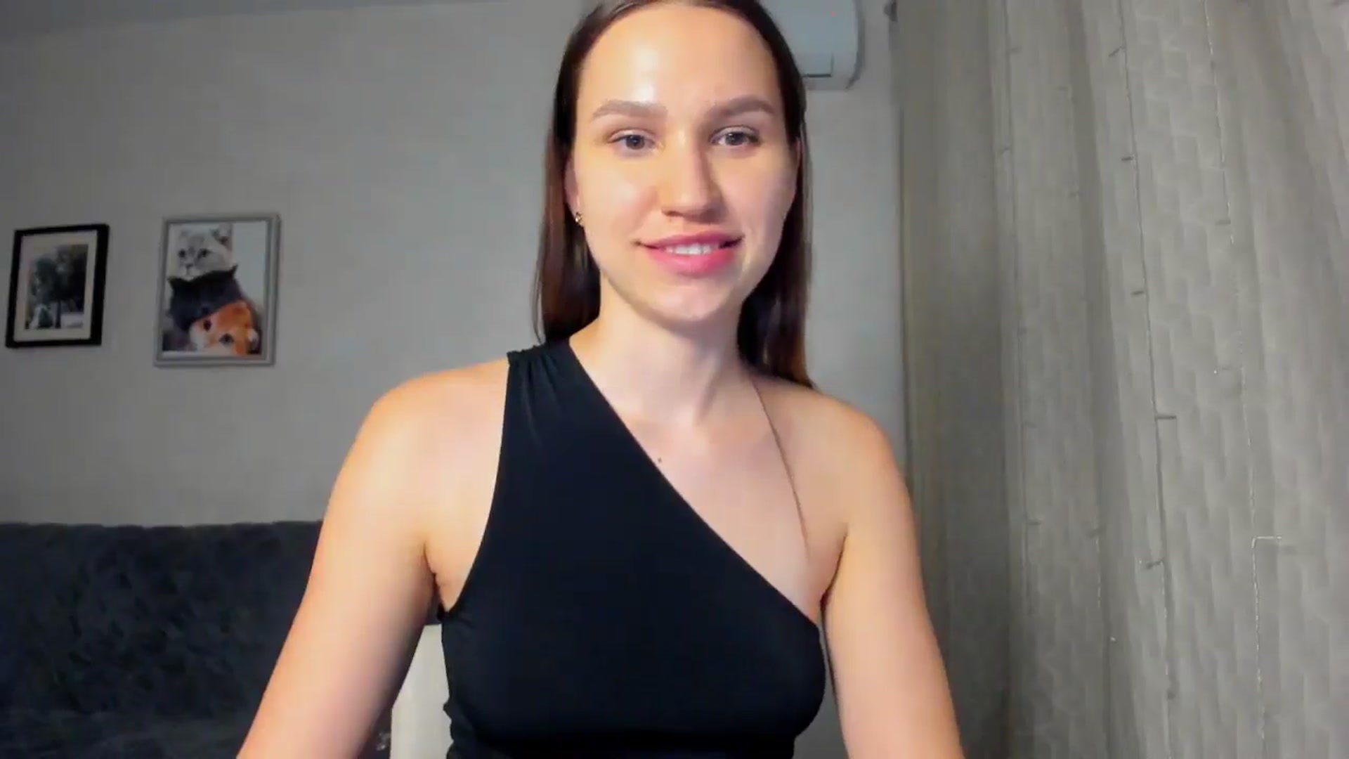 Gallery image thumbnail from WaveOfLove's myfreecams stream on, 02/07/2025, 14:33 image 16 of 20