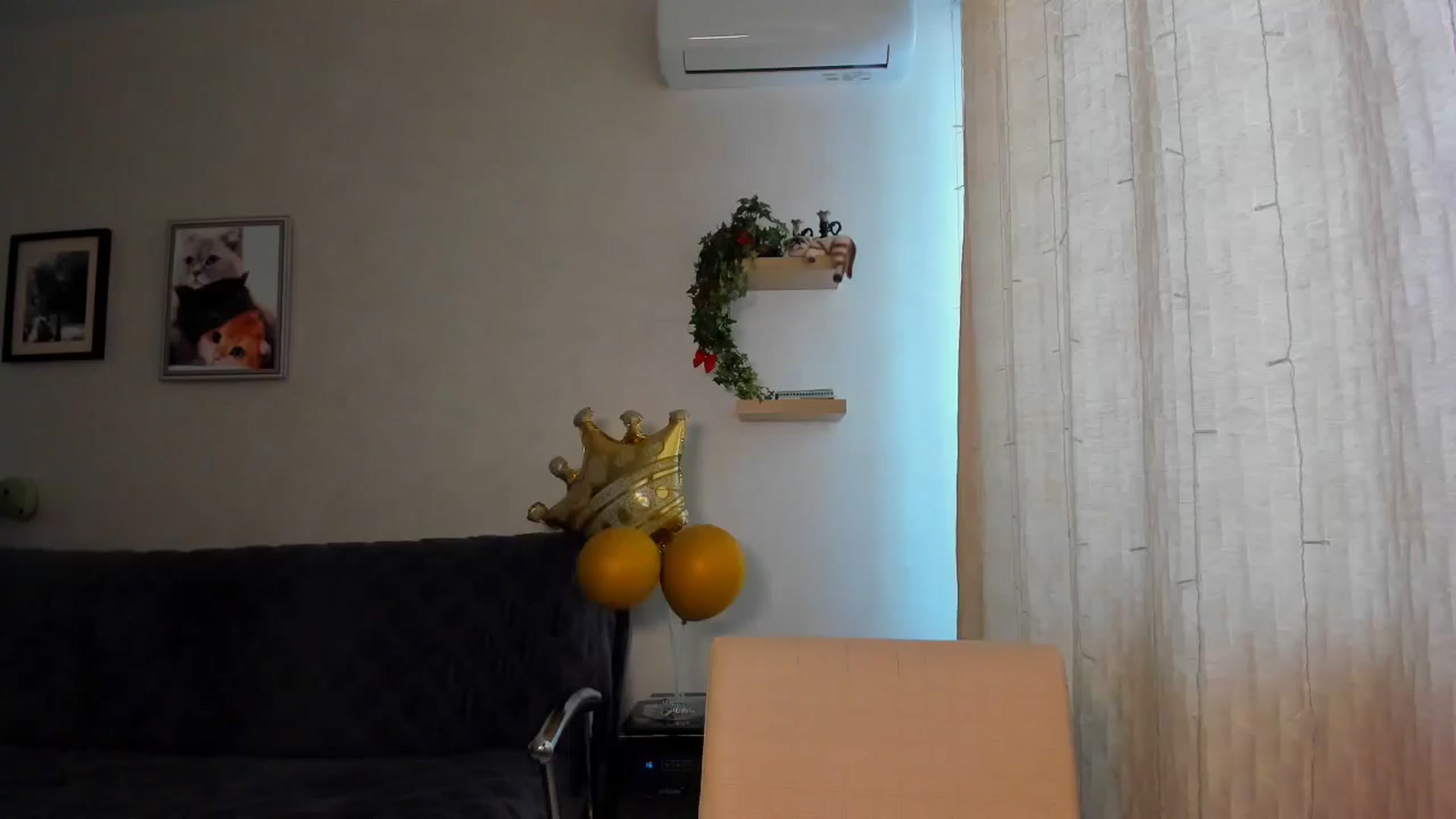Gallery image thumbnail from WaveOfLove's myfreecams stream on, 02/13/2025, 10:52 image 17 of 20
