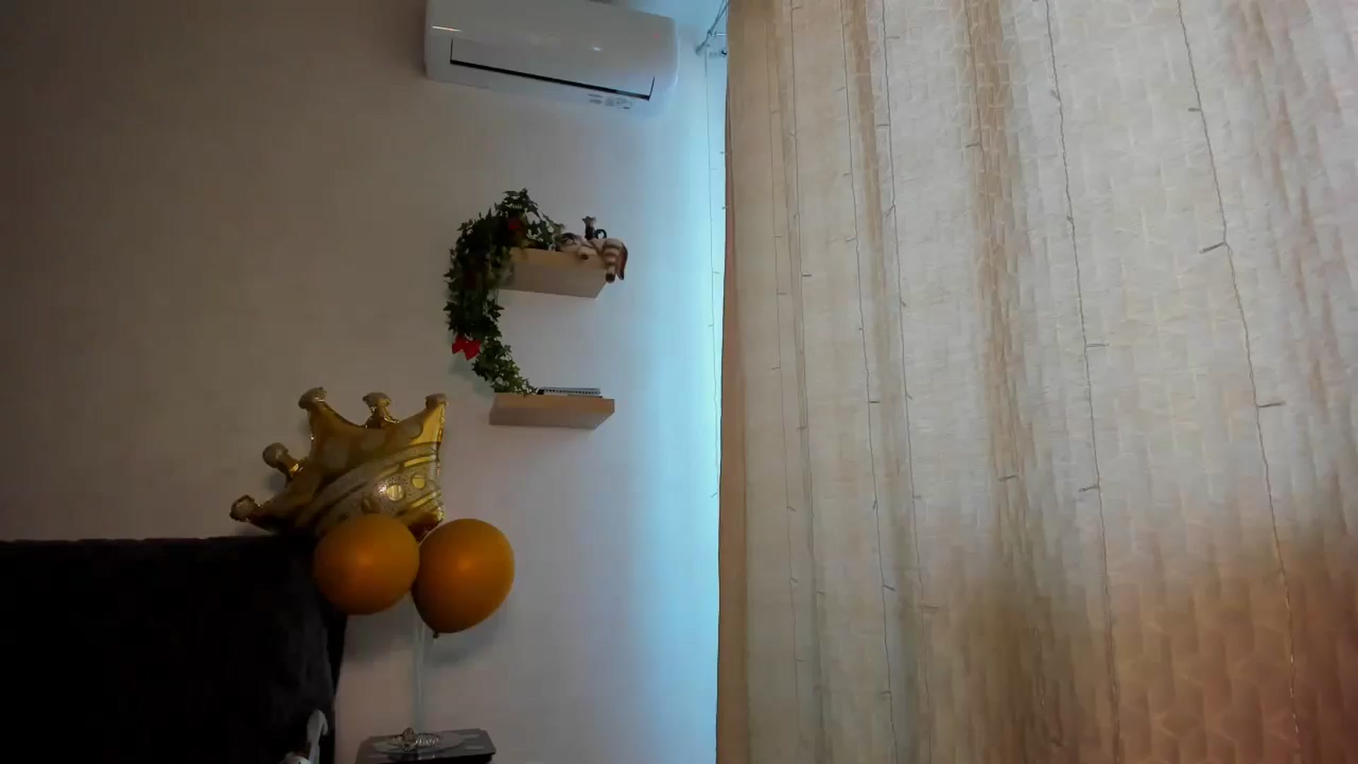 Gallery image thumbnail from WaveOfLove's myfreecams stream on, 02/13/2025, 11:16 image 13 of 20