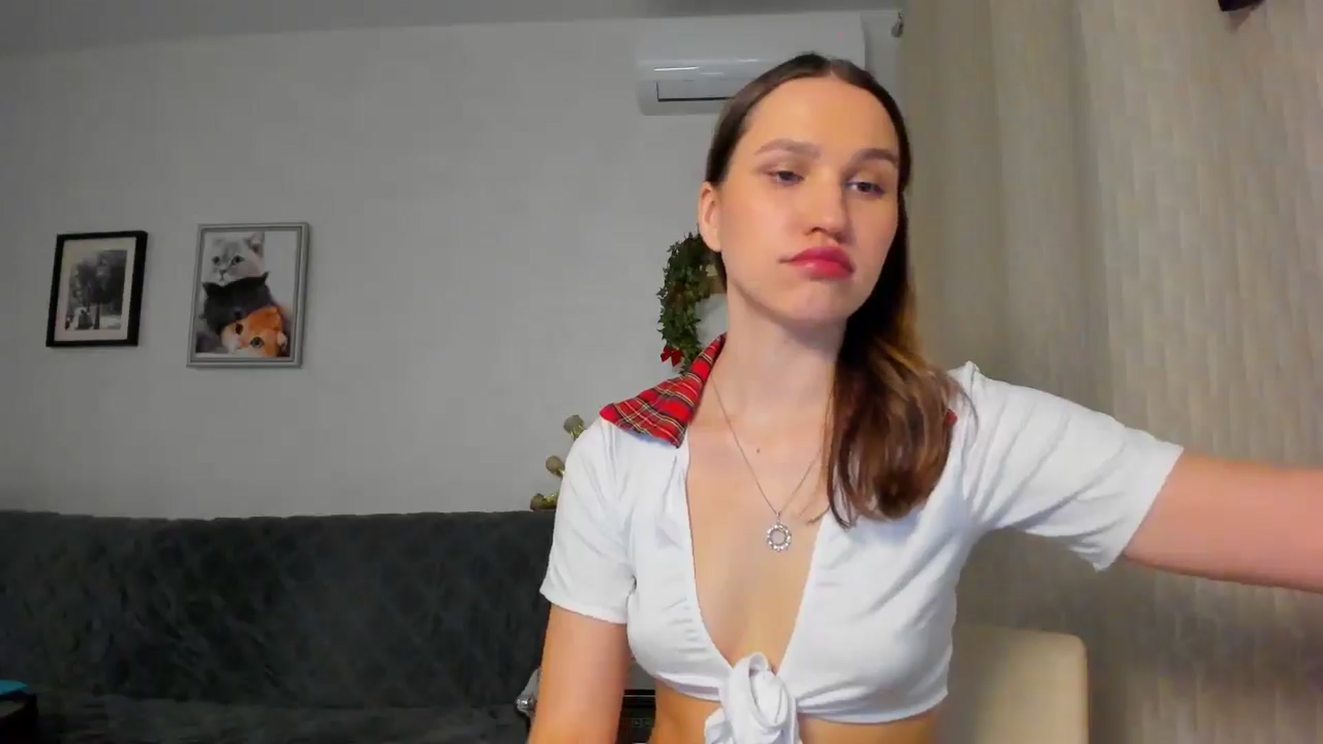 Gallery image thumbnail from WaveOfLove's myfreecams stream on, 03/07/2025, 18:05 image 16 of 20