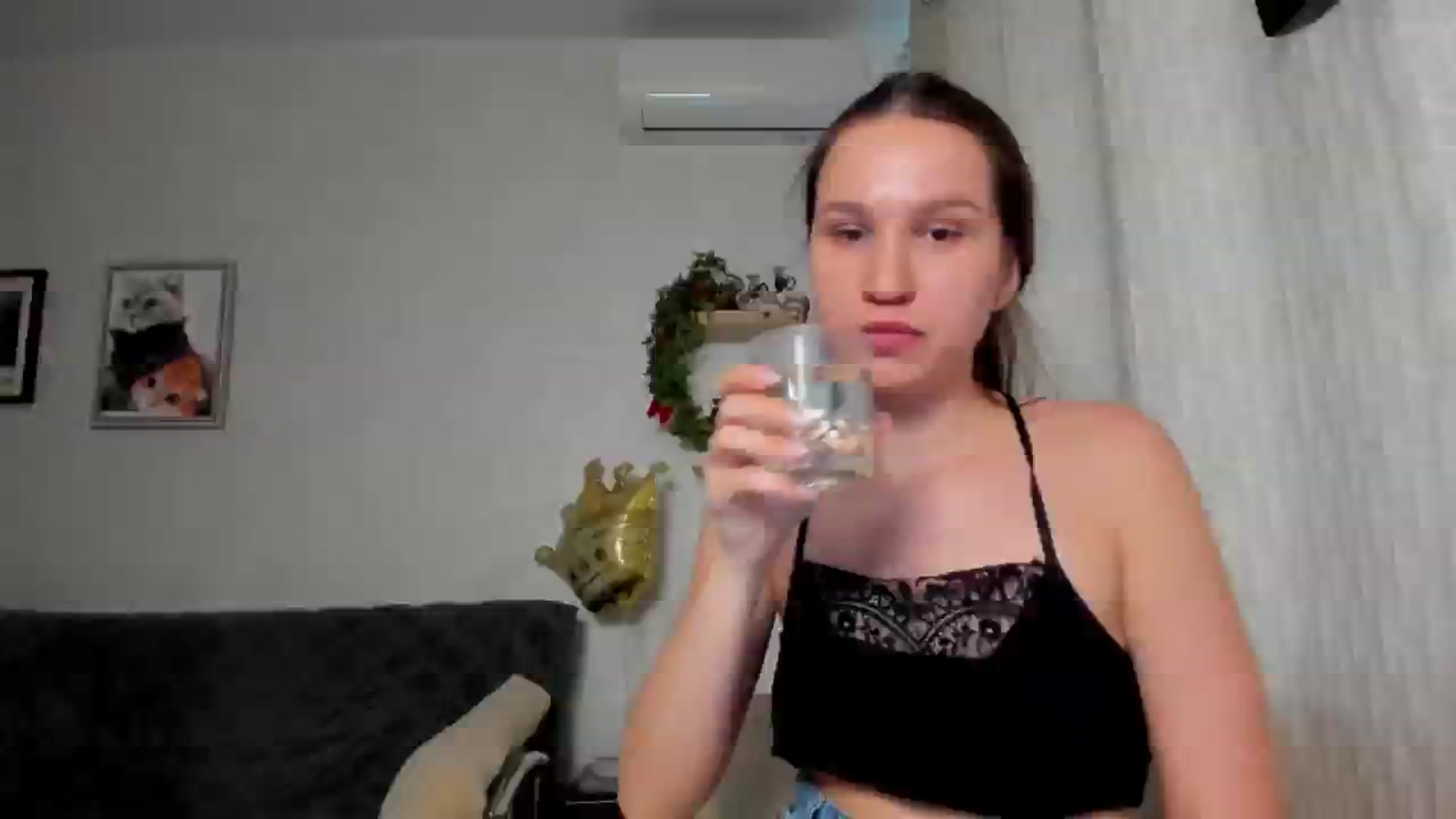 Gallery image thumbnail from WaveOfLove's myfreecams stream on, 03/17/2025, 13:04 image 10 of 20