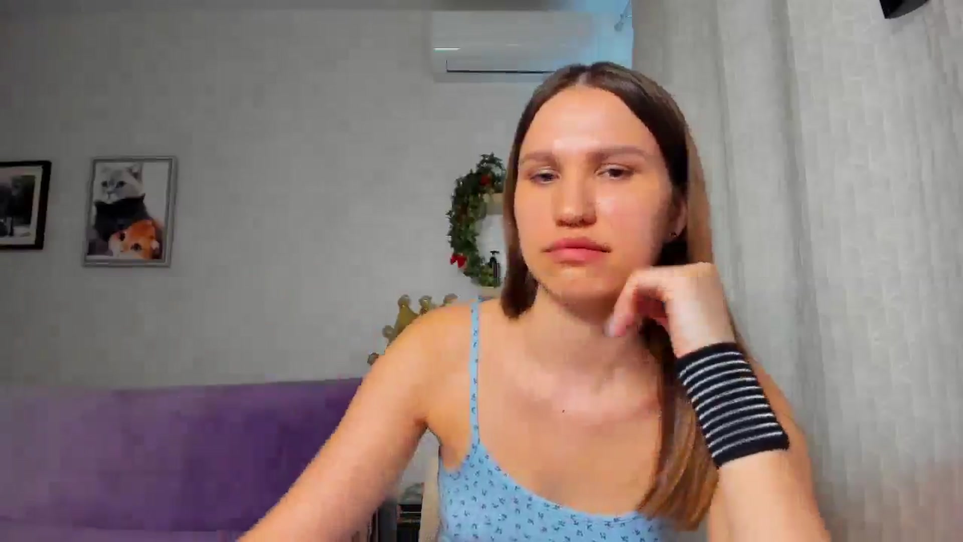 Gallery image thumbnail from WaveOfLove's myfreecams stream on, 03/28/2025, 13:03 image 17 of 20