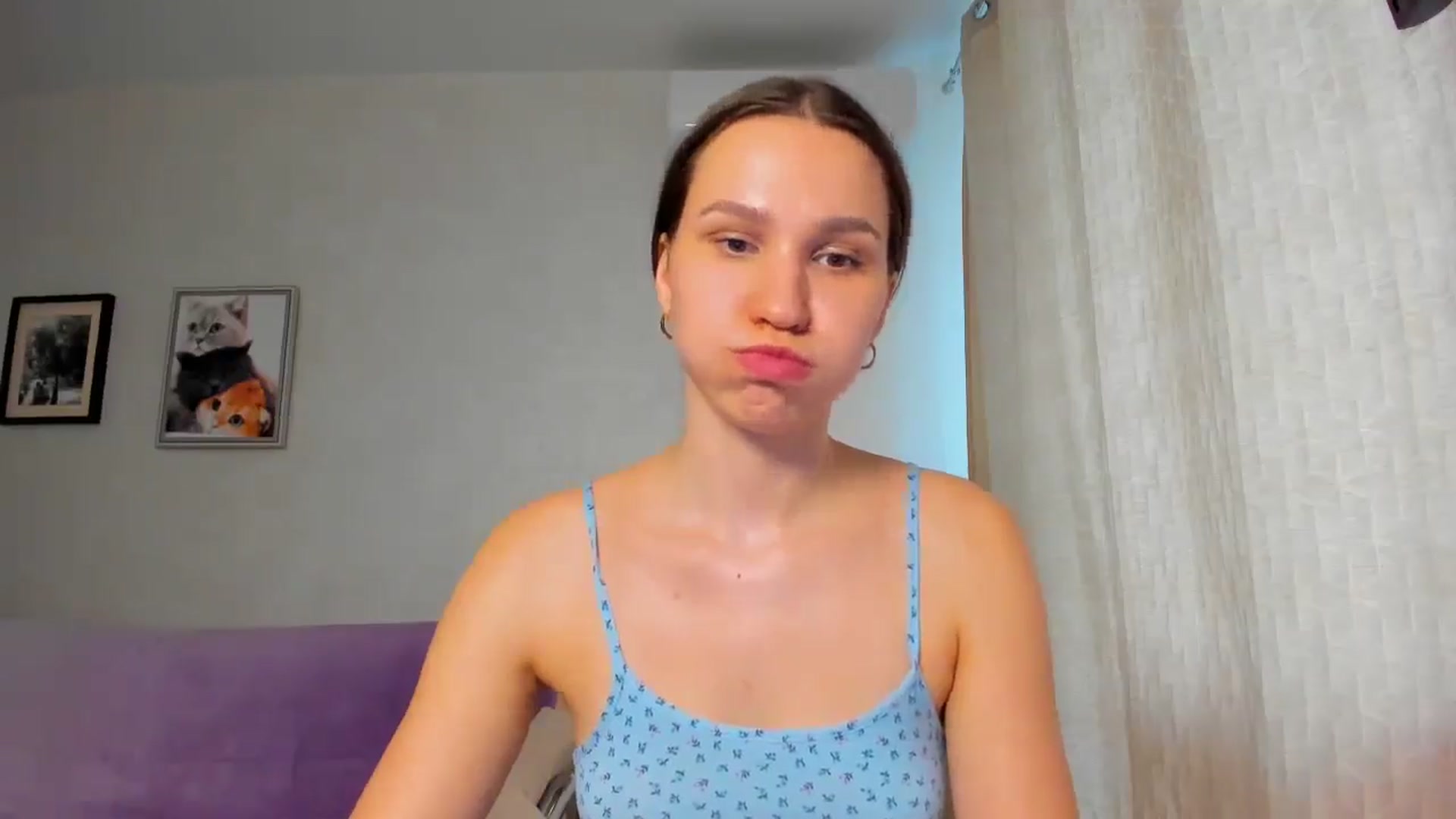 Gallery image thumbnail from WaveOfLove's myfreecams stream on, 04/02/2025, 14:02 image 18 of 20