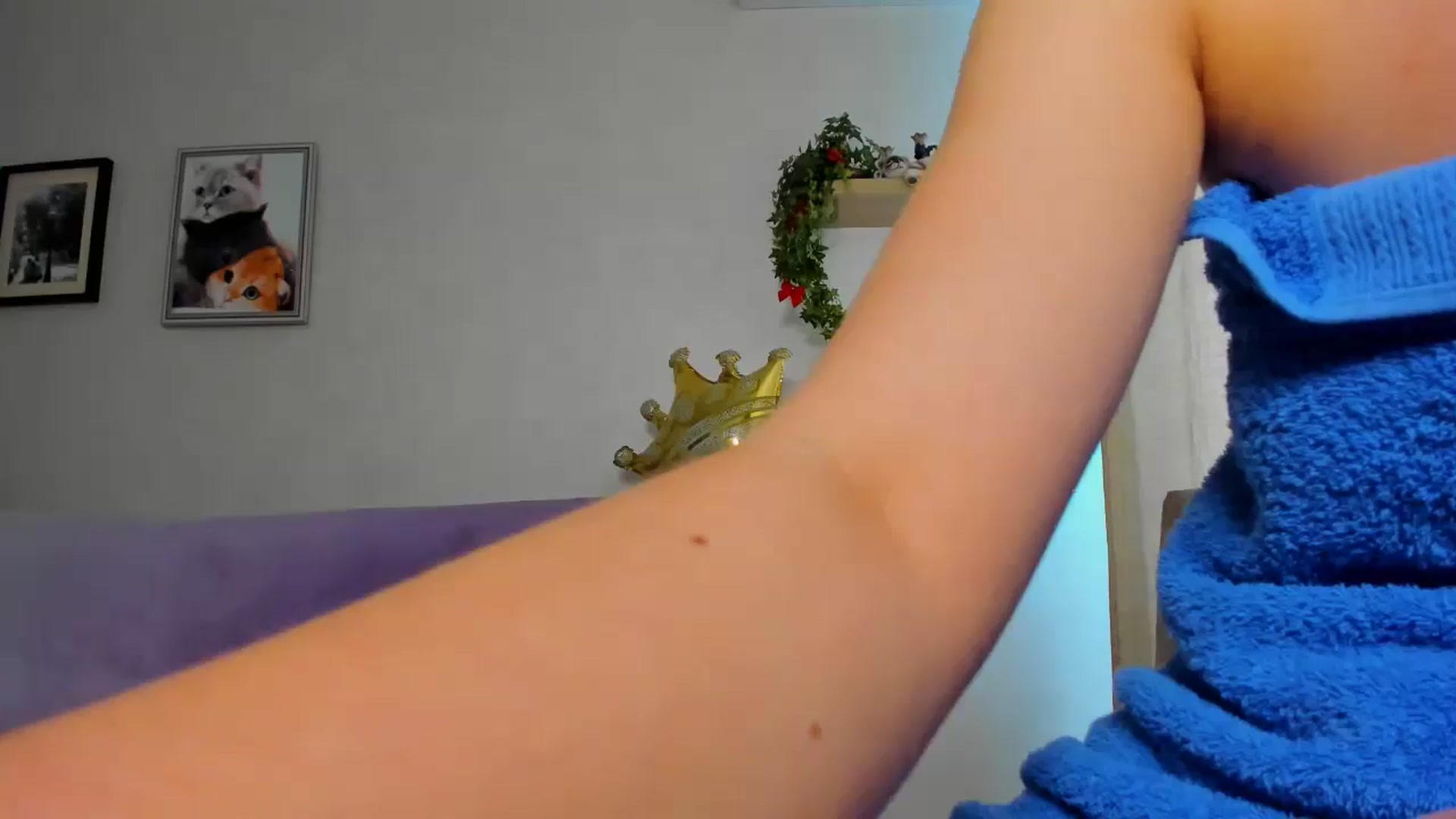 Gallery image thumbnail from WaveOfLove's myfreecams stream on, 04/02/2025, 14:02 image 4 of 20