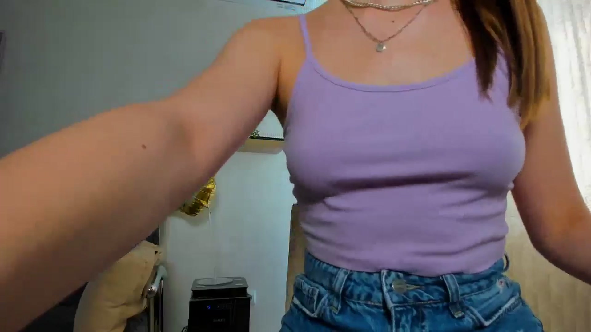 Gallery image thumbnail from WaveOfLove's myfreecams stream on, 04/17/2025, 12:46 image 5 of 20