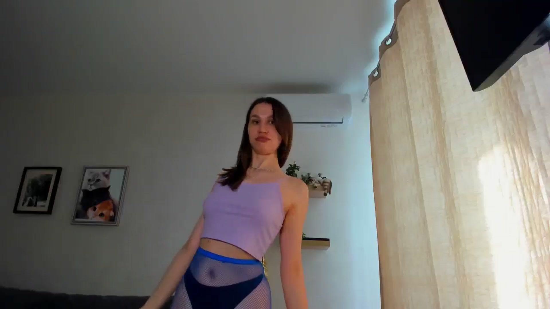 Gallery image thumbnail from WaveOfLove's myfreecams stream on, 04/17/2025, 12:46 image 15 of 20