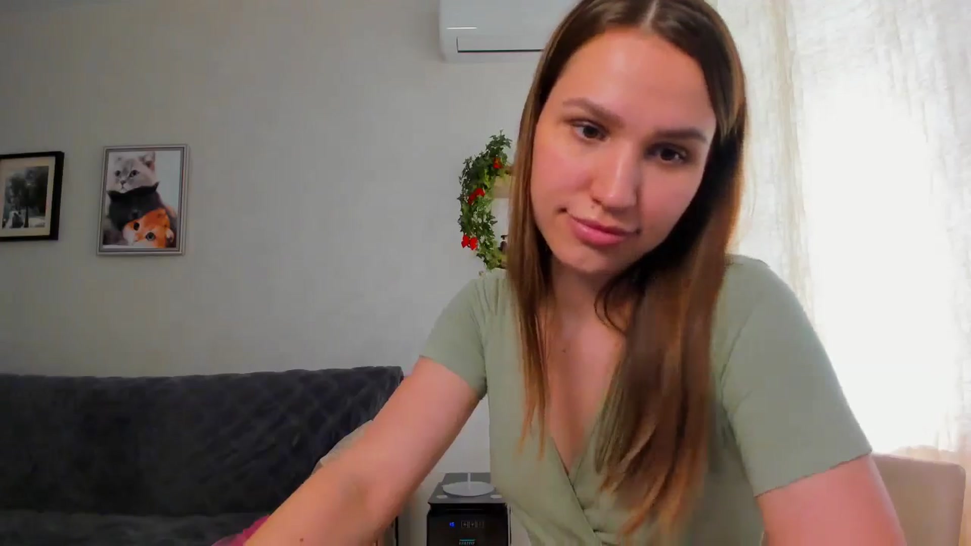 Gallery image thumbnail from WaveOfLove's myfreecams stream on, 04/24/2025, 13:01 image 11 of 20