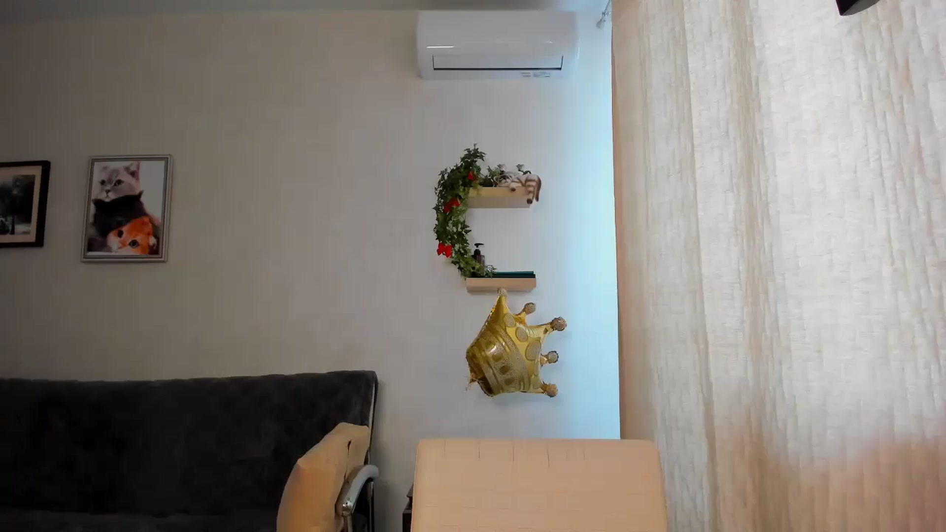 Gallery image thumbnail from WaveOfLove's myfreecams stream on, 04/25/2025, 11:00 image 16 of 20