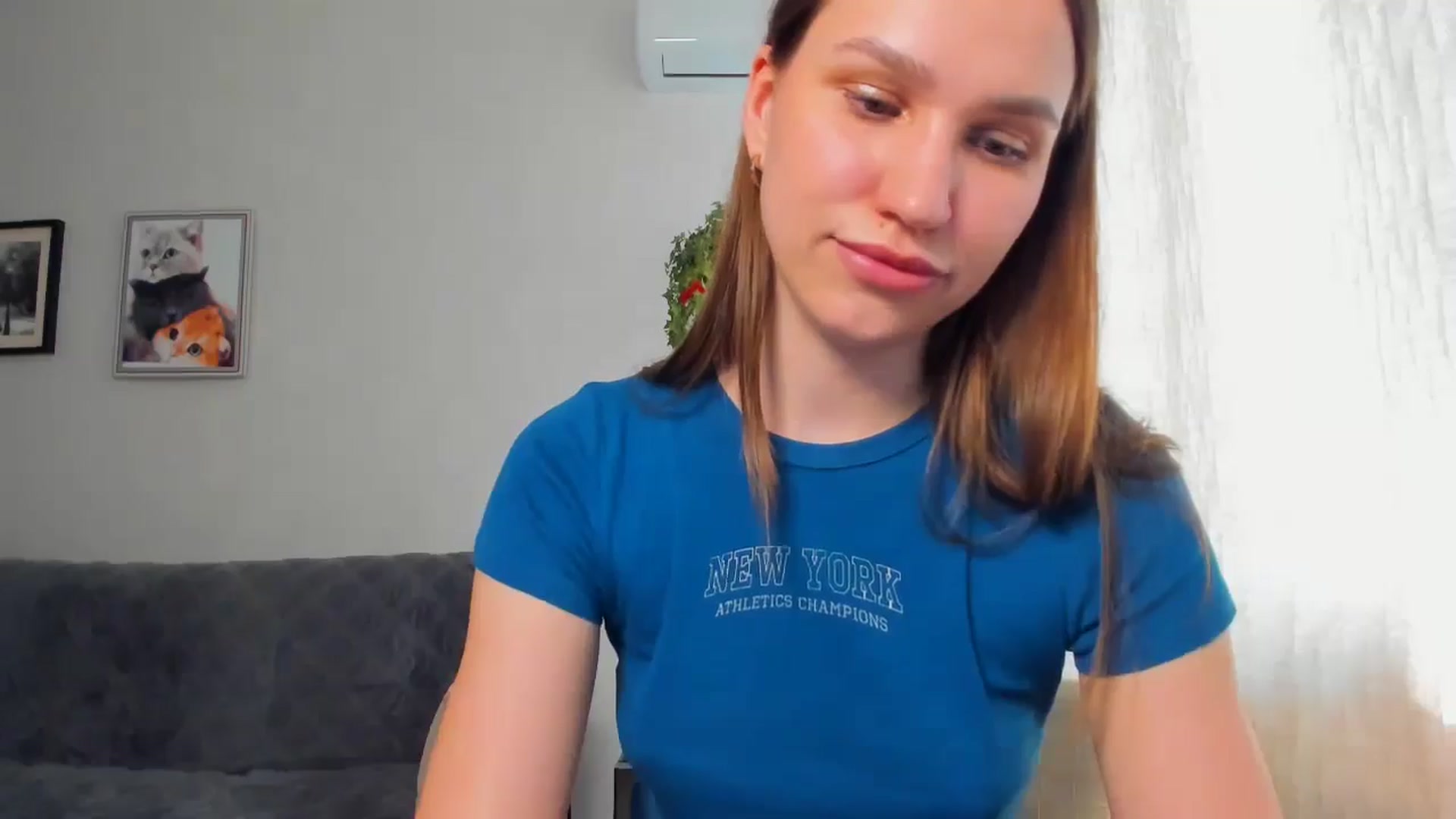 Gallery image thumbnail from WaveOfLove's myfreecams stream on, 04/25/2025, 12:45 image 7 of 20