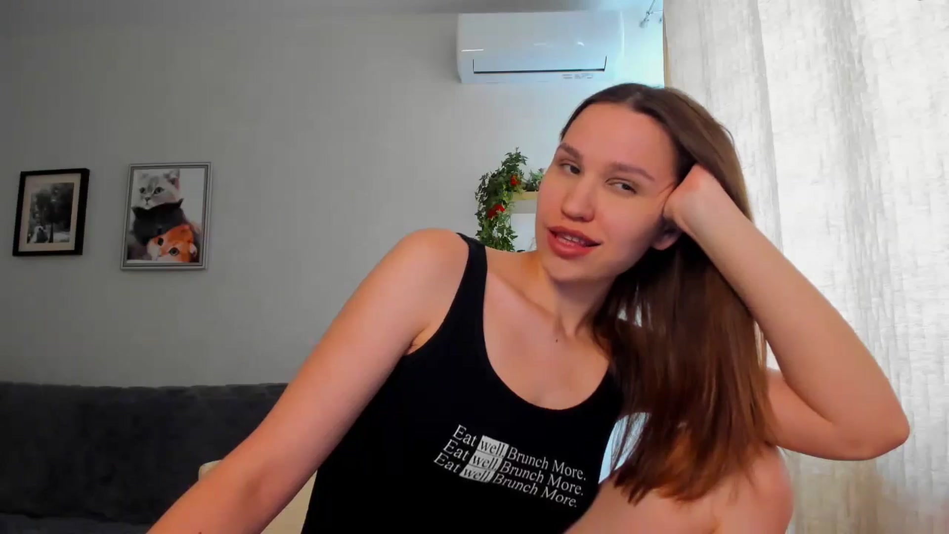 Gallery image thumbnail from WaveOfLove's myfreecams stream on, 05/05/2025, 11:25 image 4 of 20