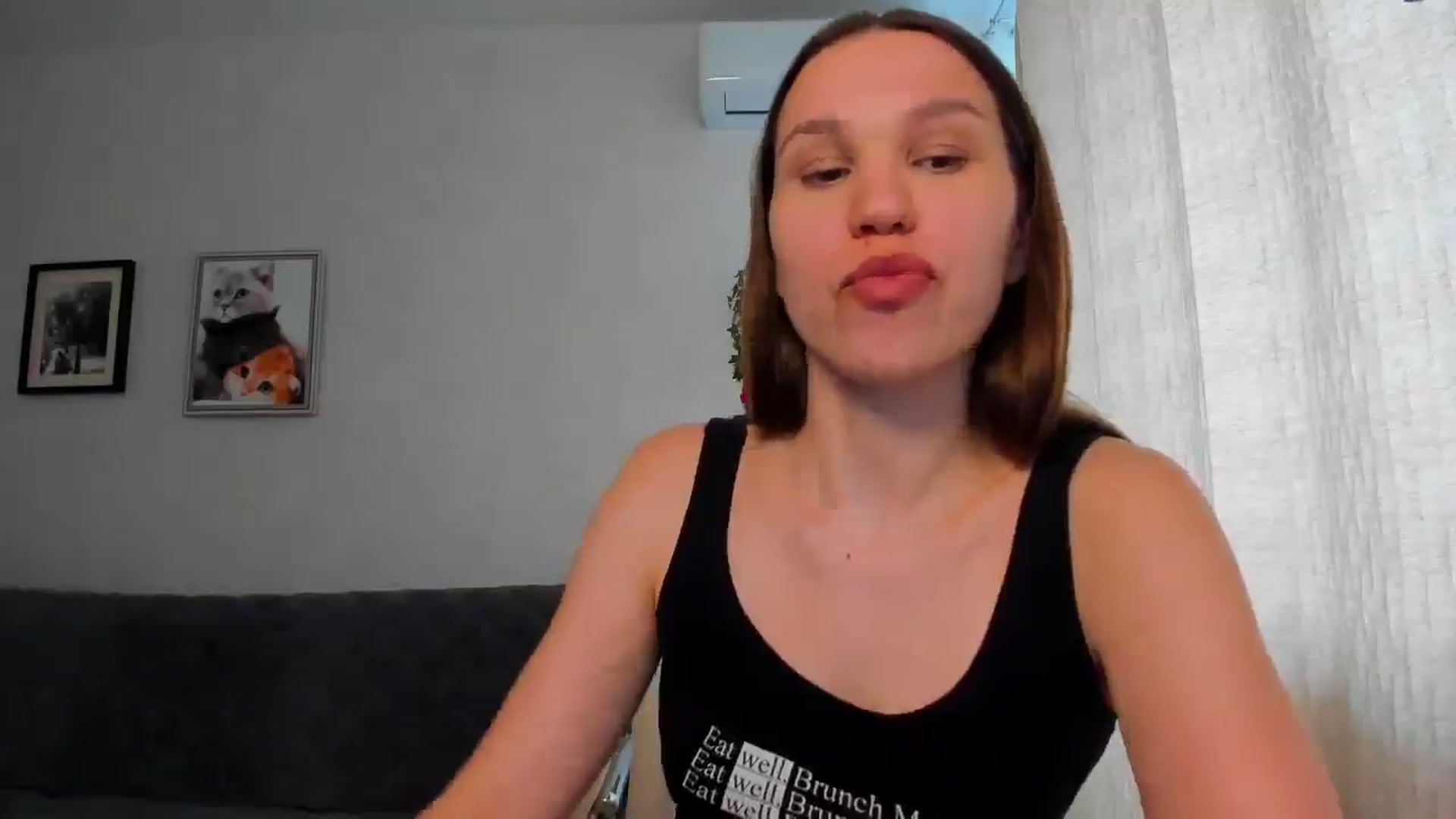 Gallery image thumbnail from WaveOfLove's myfreecams stream on, 05/05/2025, 11:40 image 6 of 20